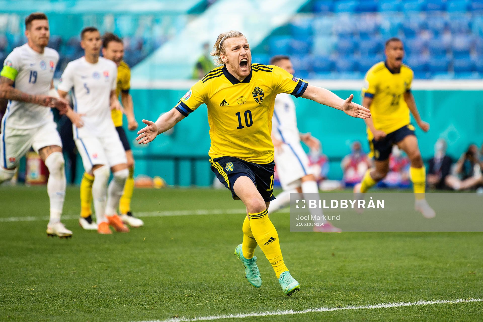 Emil Forsberg of Sweden celebrates