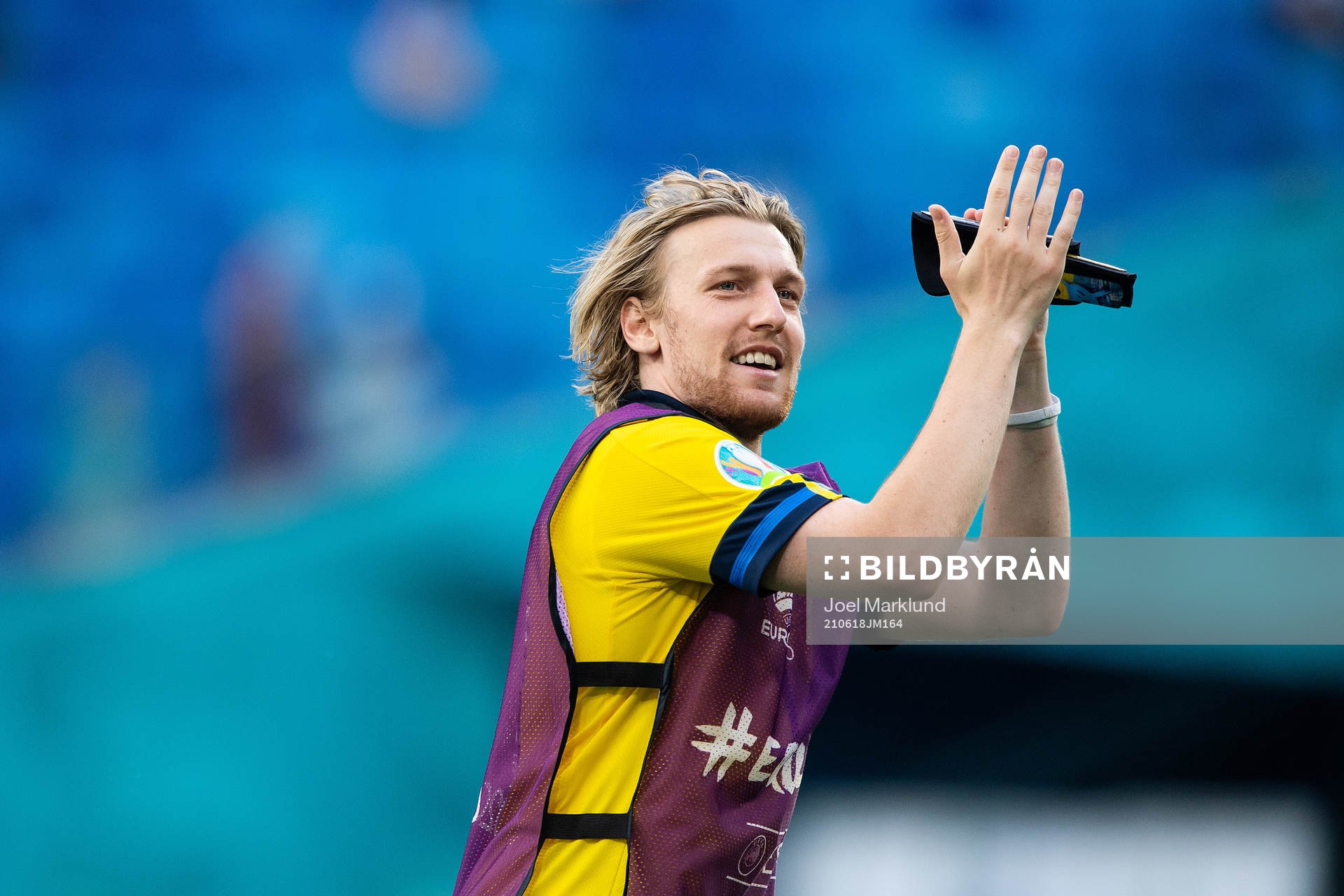 Emil Forsberg of Sweden celebrate