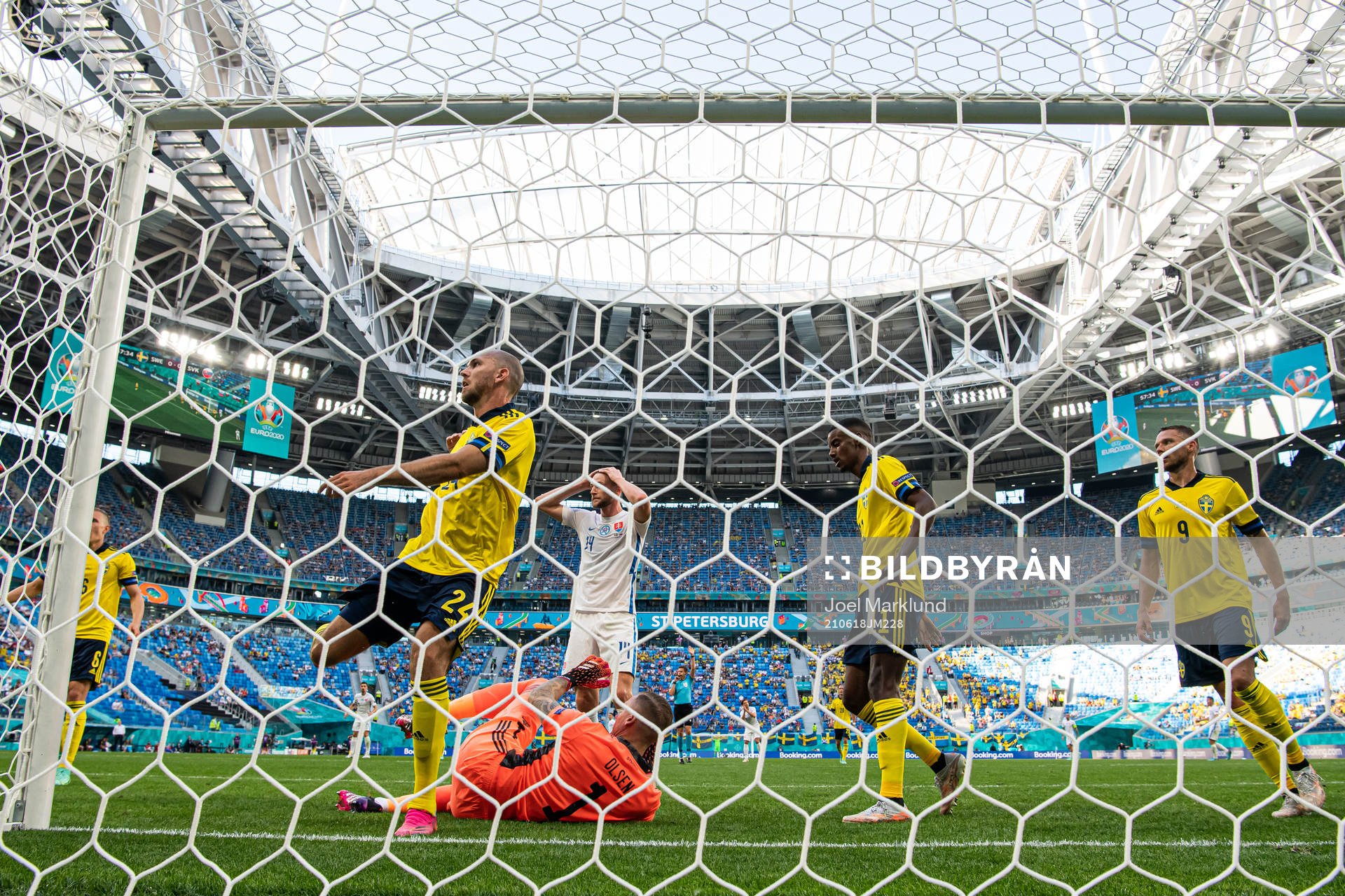 Marcus Danielson, goalkeeper Robin Olsen, Alexander Isak