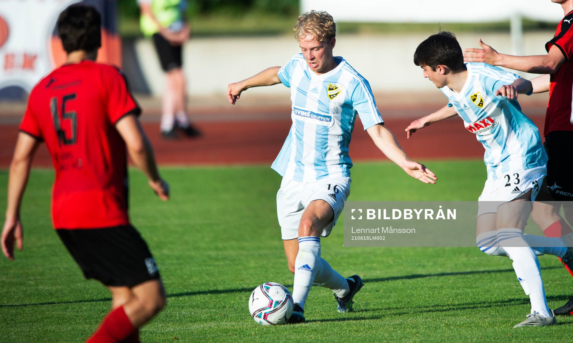 IFK Hässleholms Victor Holmberg och Armin Culum i matchen