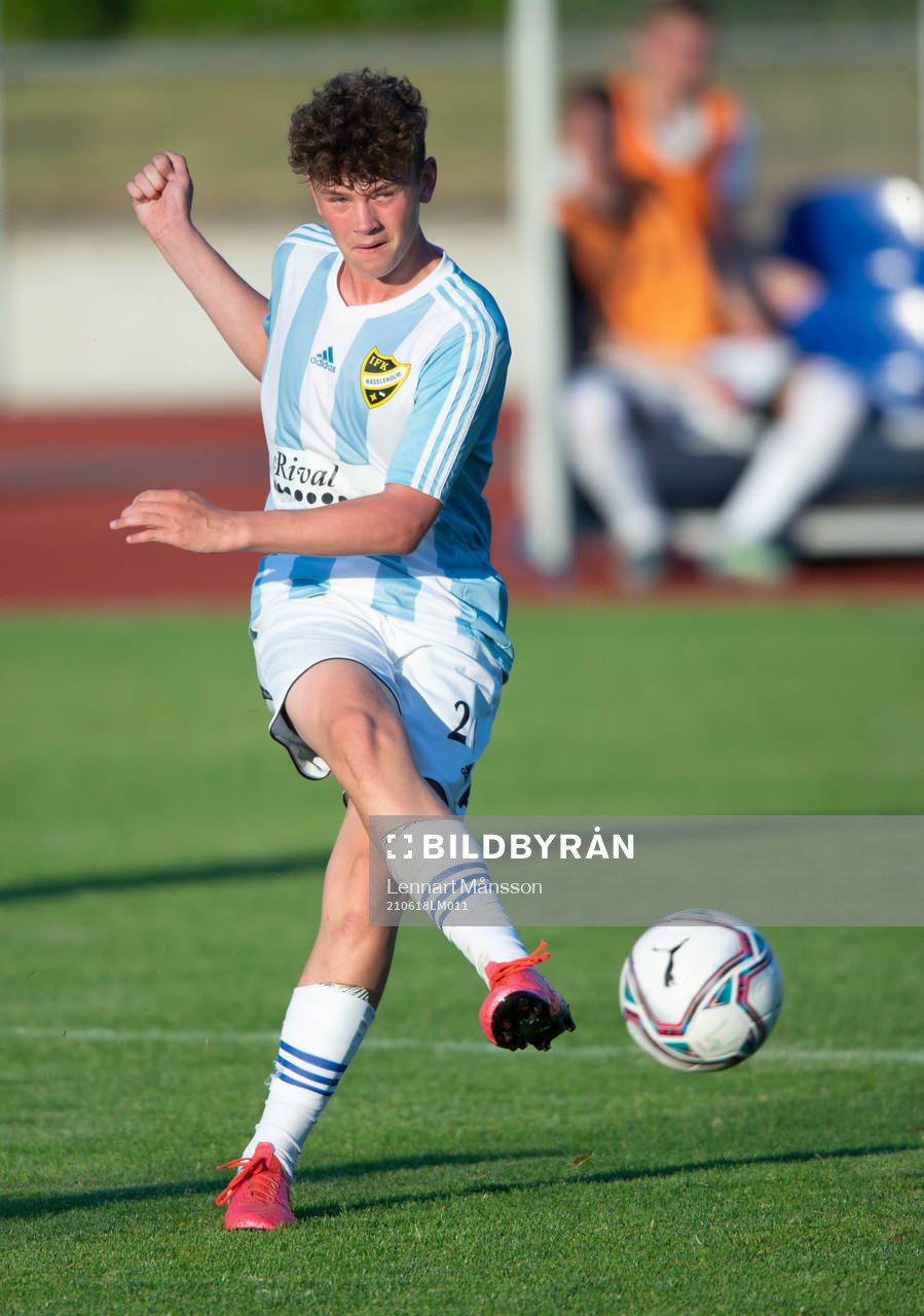 IFK Hässleholms Max Nilsson (född 2005) i matchen i div.
