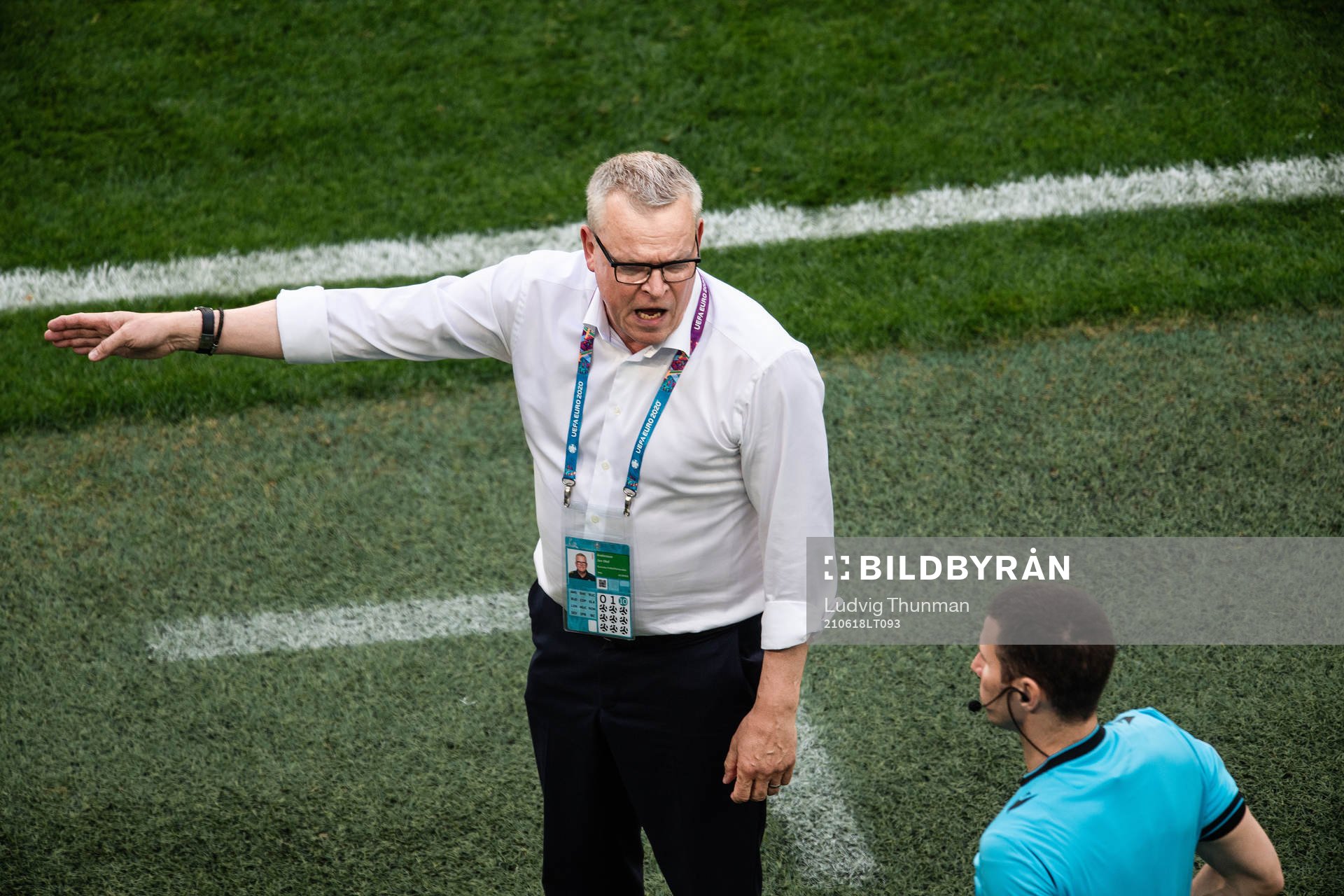 head coach Janne Andersson and fourth official Georgi