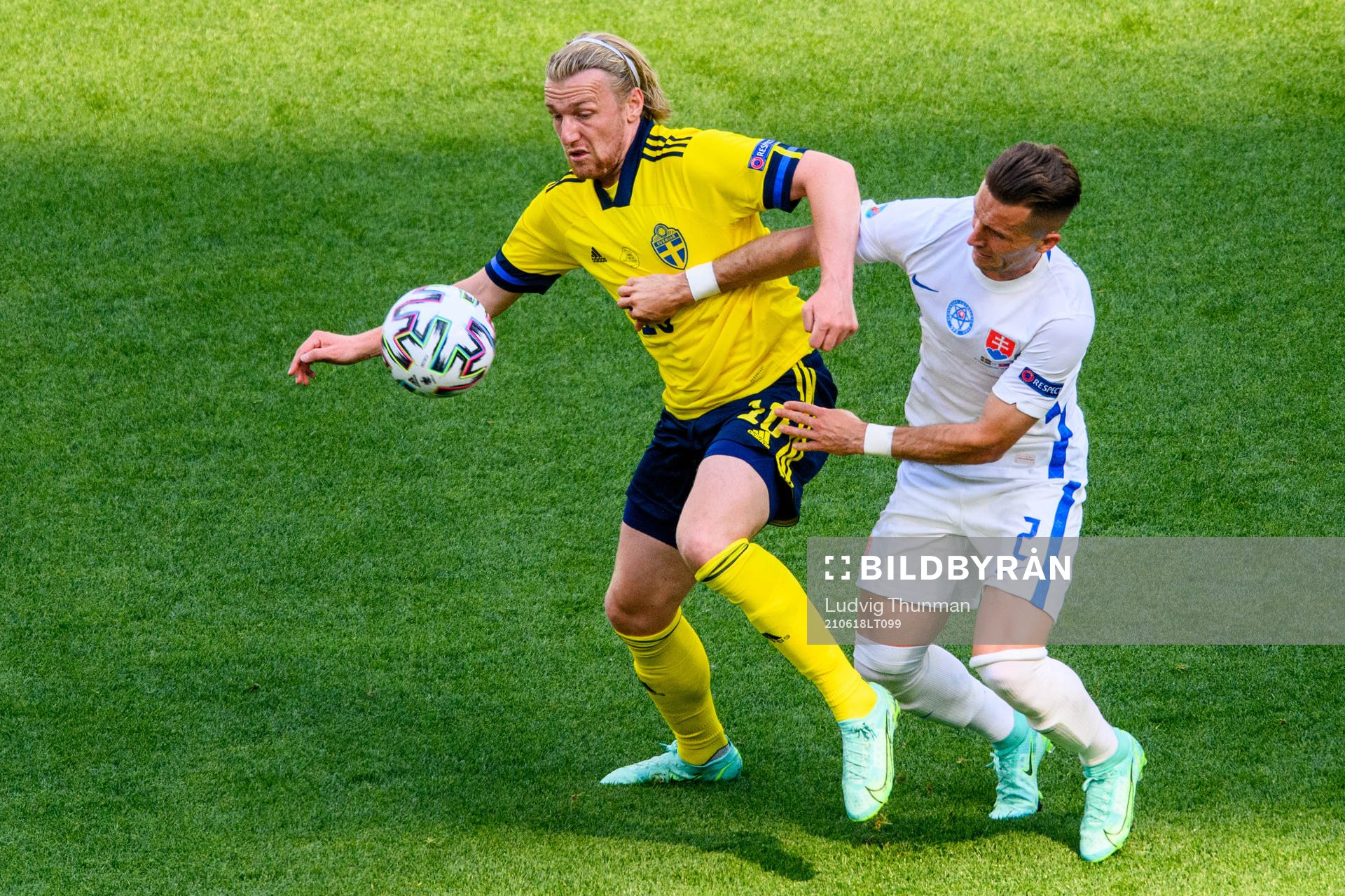 Emil Forsberg of Sweden and Peter Pekarik of Slovakia