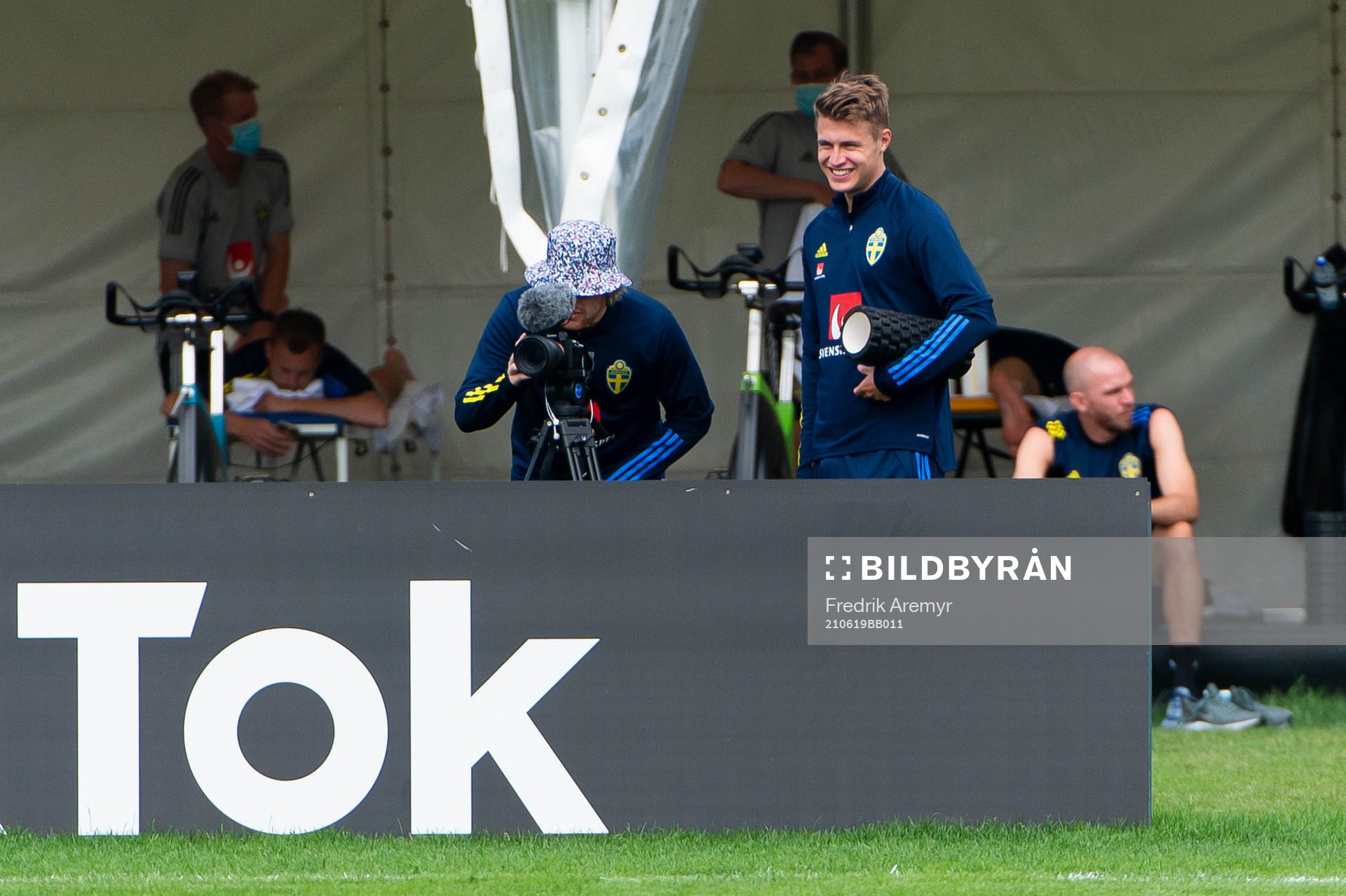 Emil Forsberg and Mattias Svanberg of the Swedish national