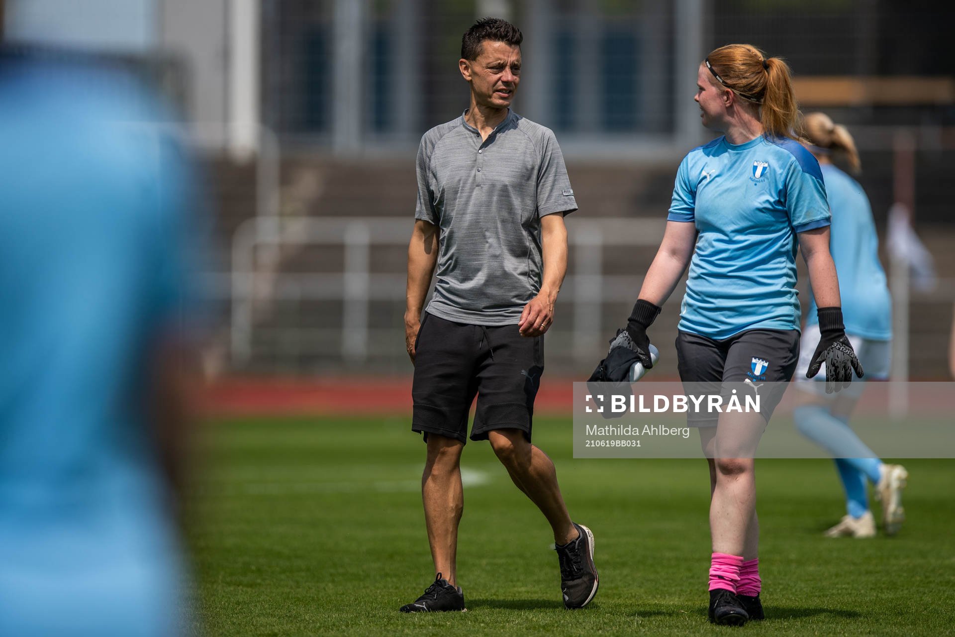 Malmö FFs tränare Fredrik Jahnfors och målvakt Emma
