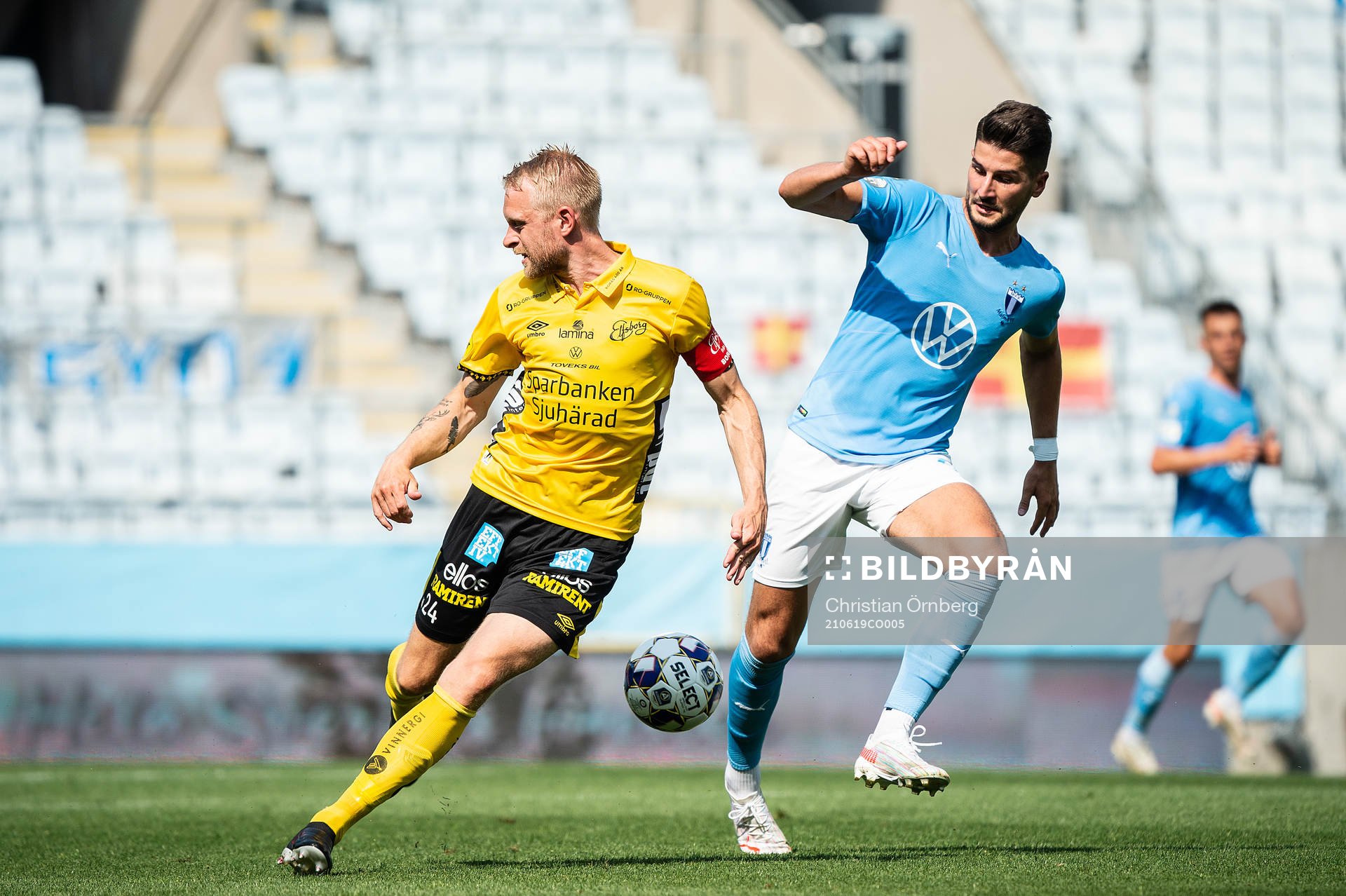 Elfsborgs Johan Larsson och Malmö FFs Antonio Colak