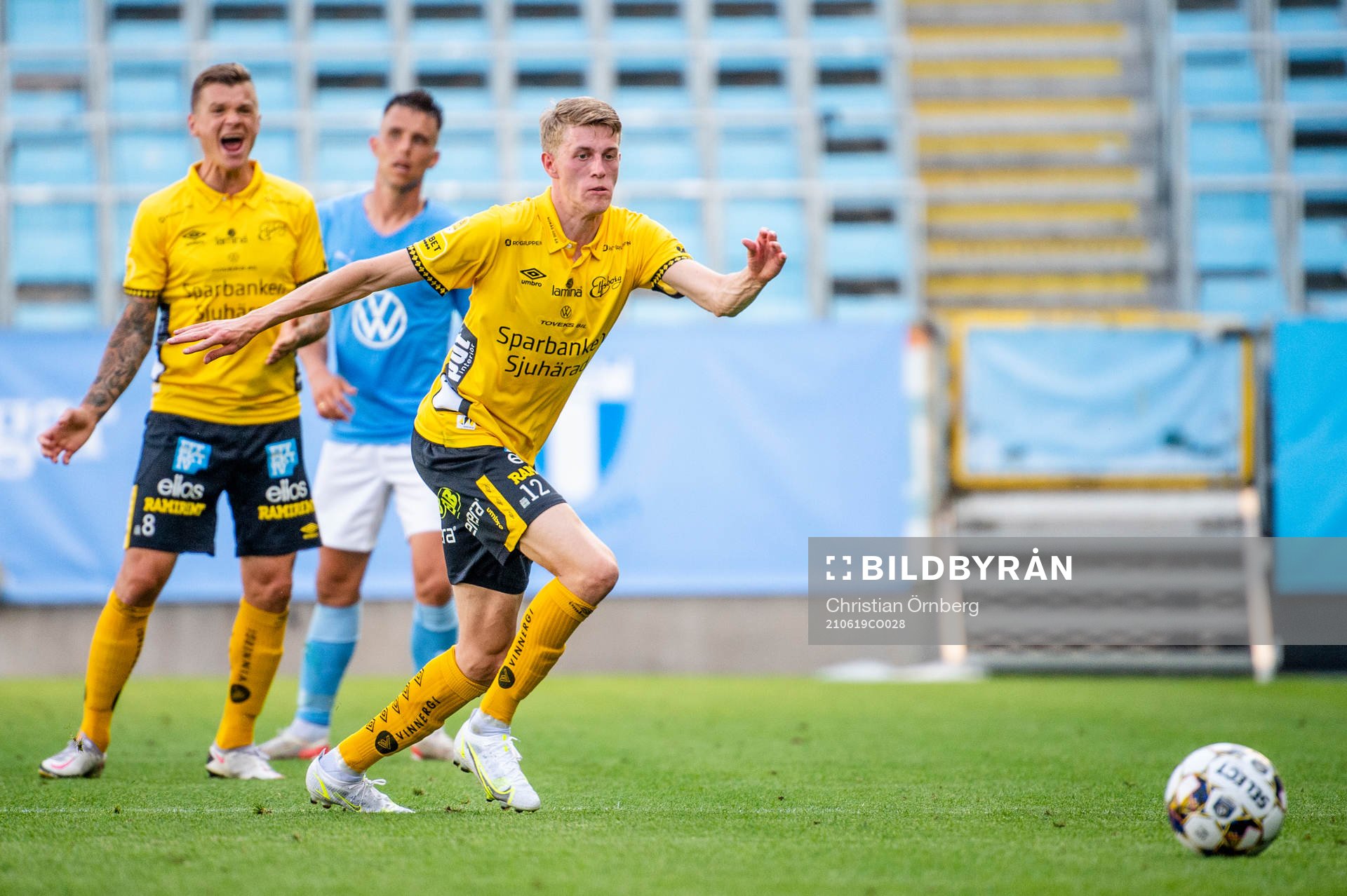 Elfsborgs Alexander Bernhadsson och Samuel Holmén mot