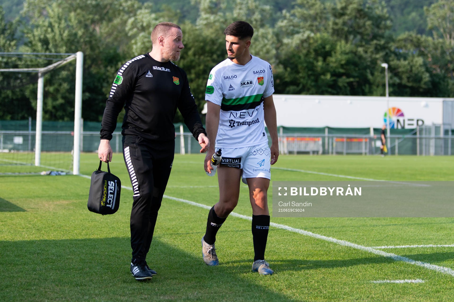 GAIS Emin Grozdanic lämnar planen skadad