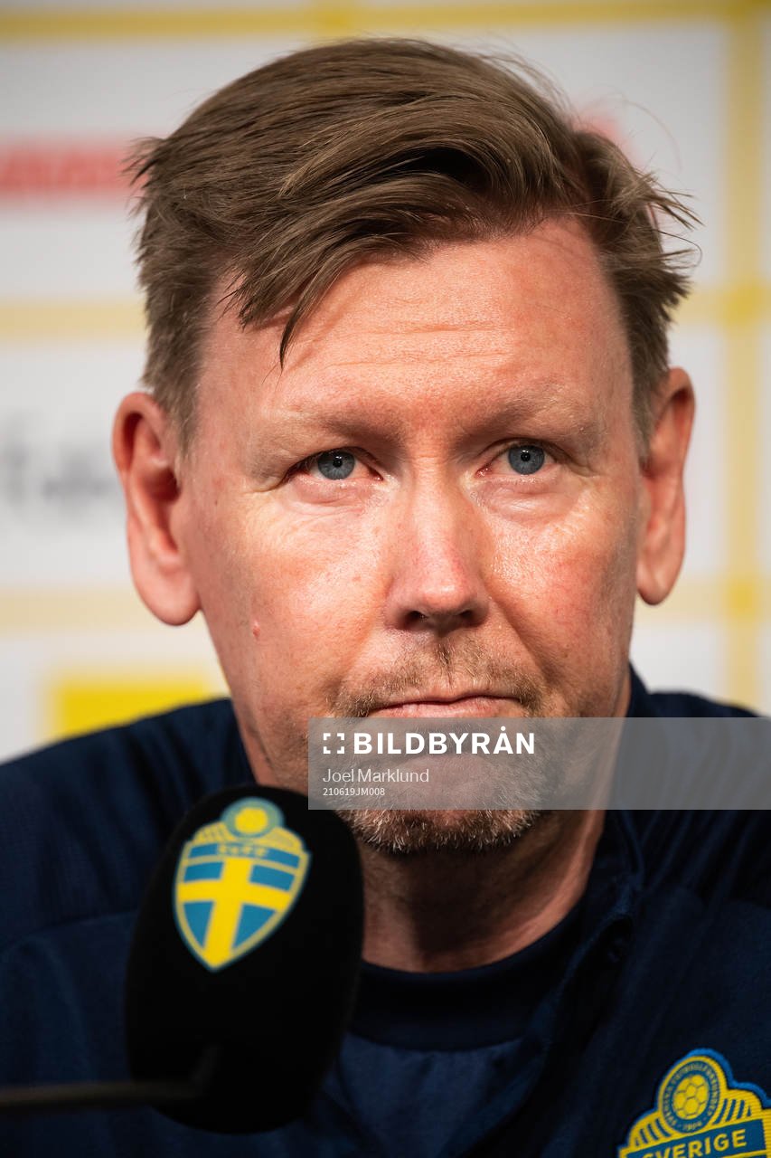 assistant coach Peter Wettergren of the Swedish national