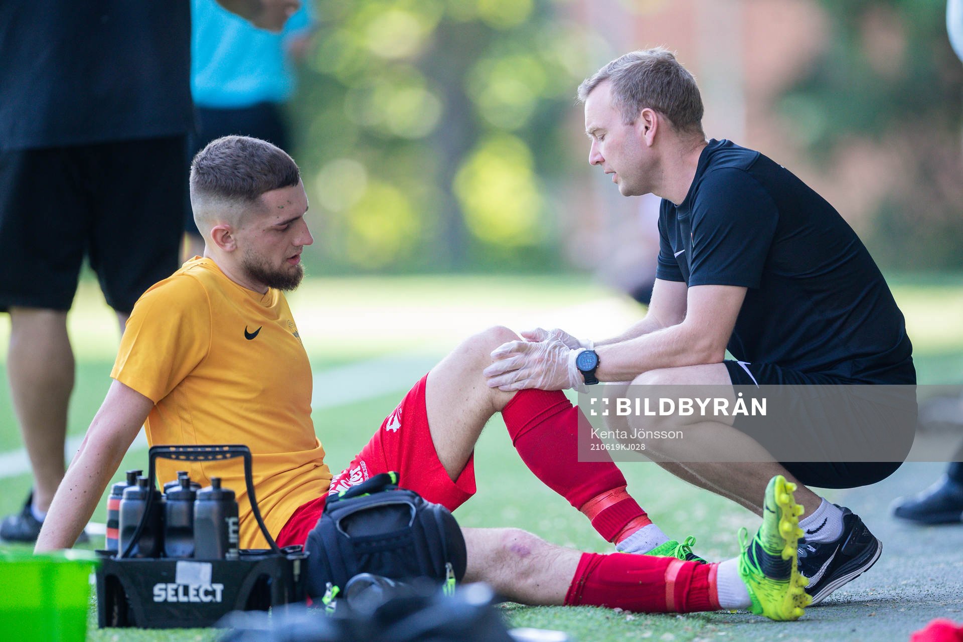 Örebro Syrianskas Adnan Catic får vård