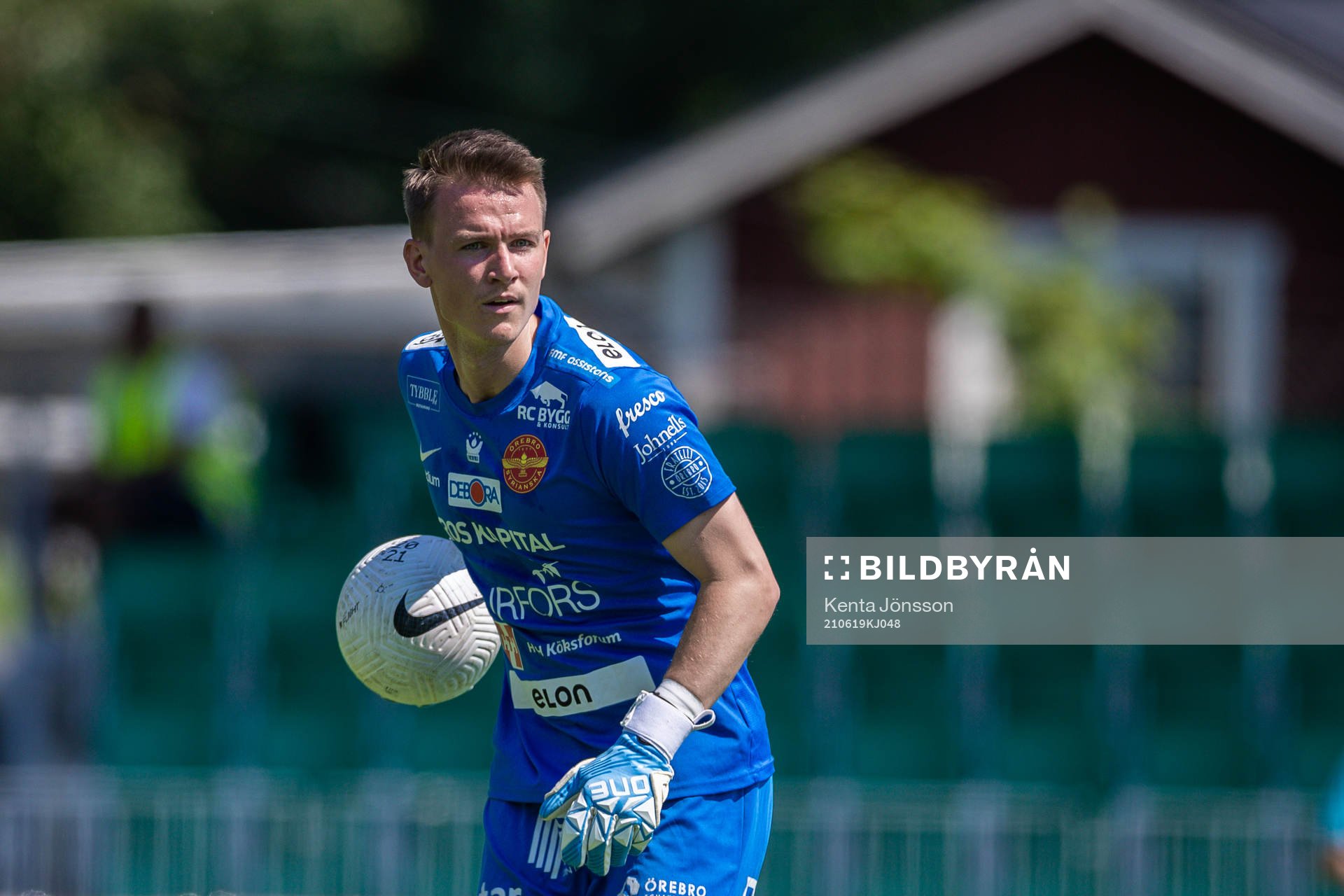 Örebro Syrianskas målvakt Jakob Kindberg under fotbollsmatchen i Division 1 norra mellan Brommapojkarna och Örebro Syrianska den 19 juni 2021 i Stockholm.