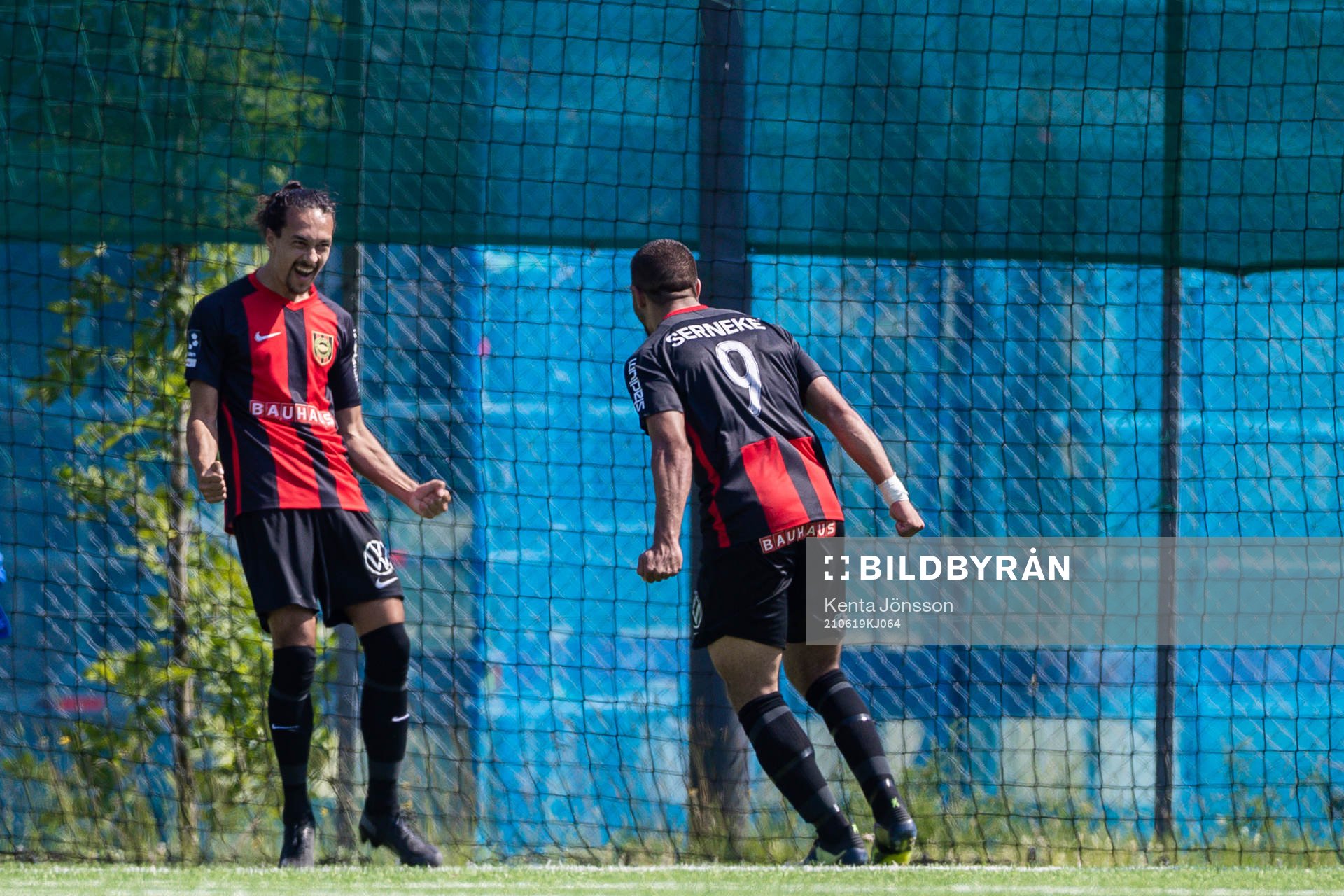 Brommapojkarnas Monir Jelassi jublar med Omar Faraj efter 2-0 under fotbollsmatchen i Division 1 norra mellan Brommapojkarna och Örebro Syrianska den 19 juni 2021 i Stockholm.
