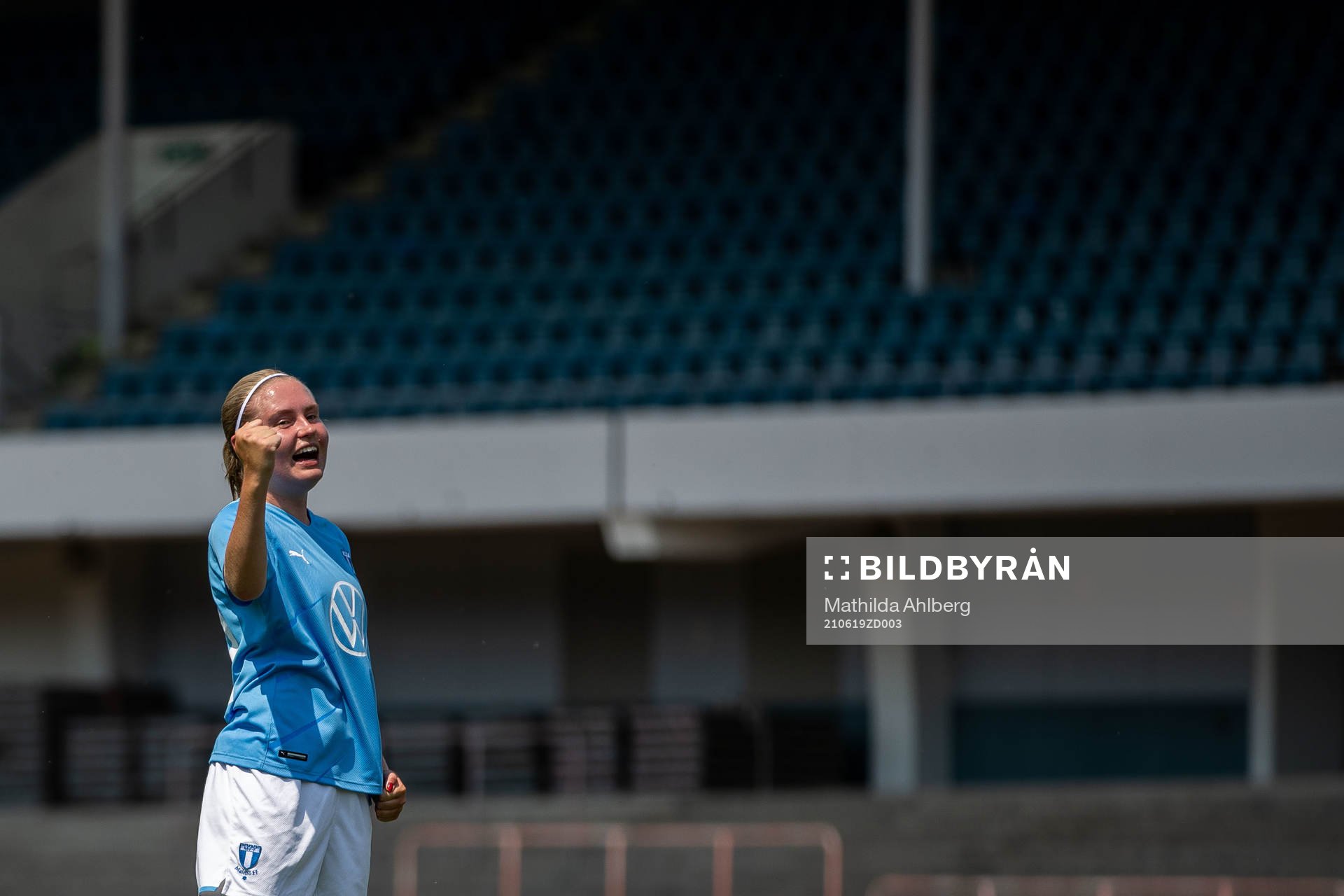 Malmö FFs Rebecka Holm jublar