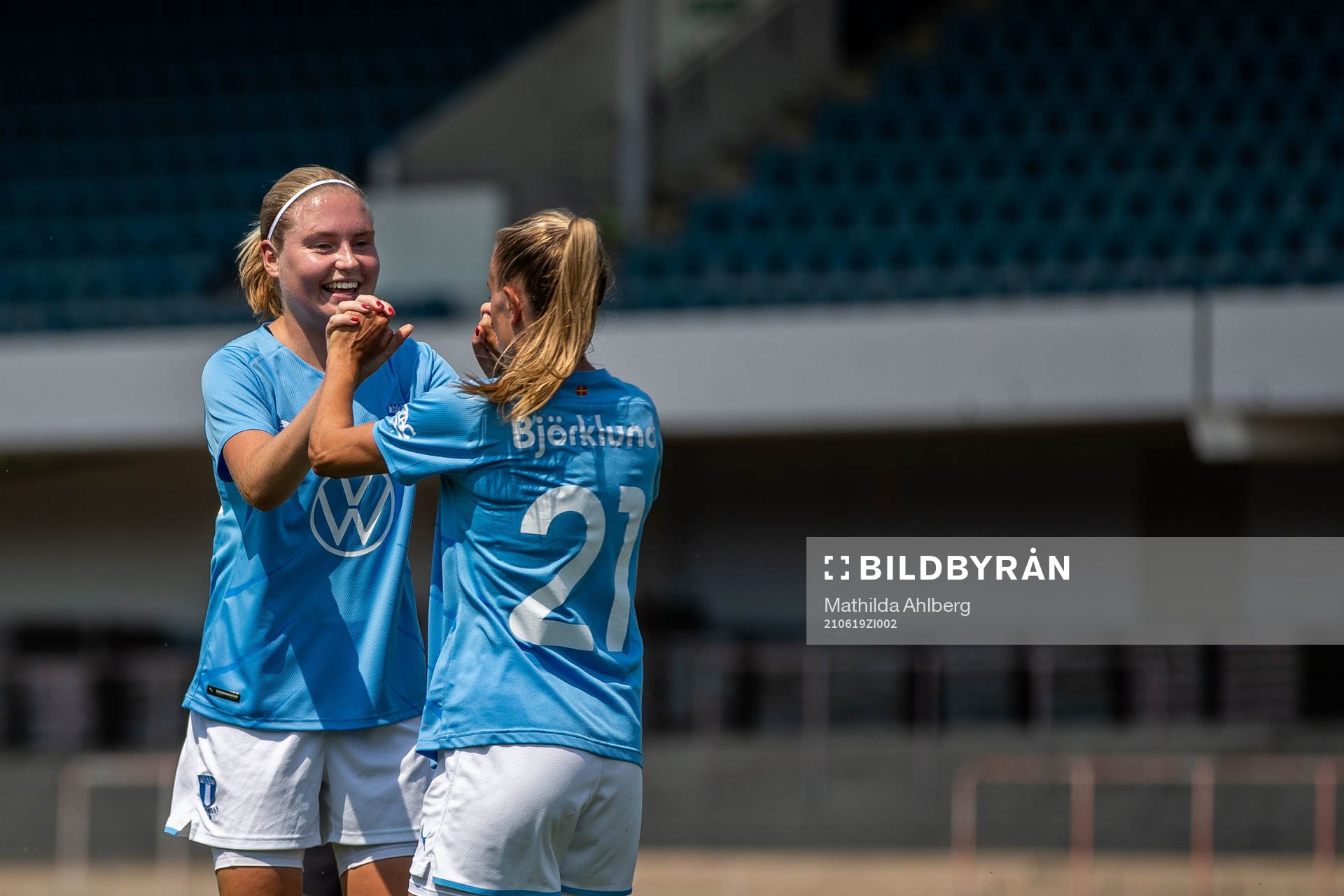 Malmö FFs Rebecka Holm jublar