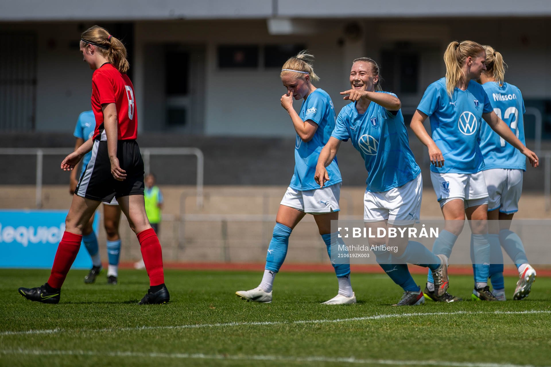 Malmö FFs Madeleine Hejde jublar med lagkamrater