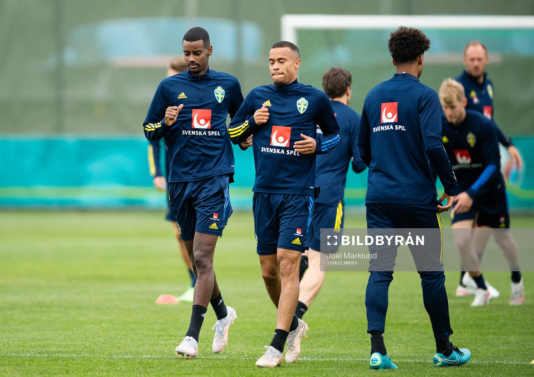 Alexander Isak and Robin Quaison of the Swedish national