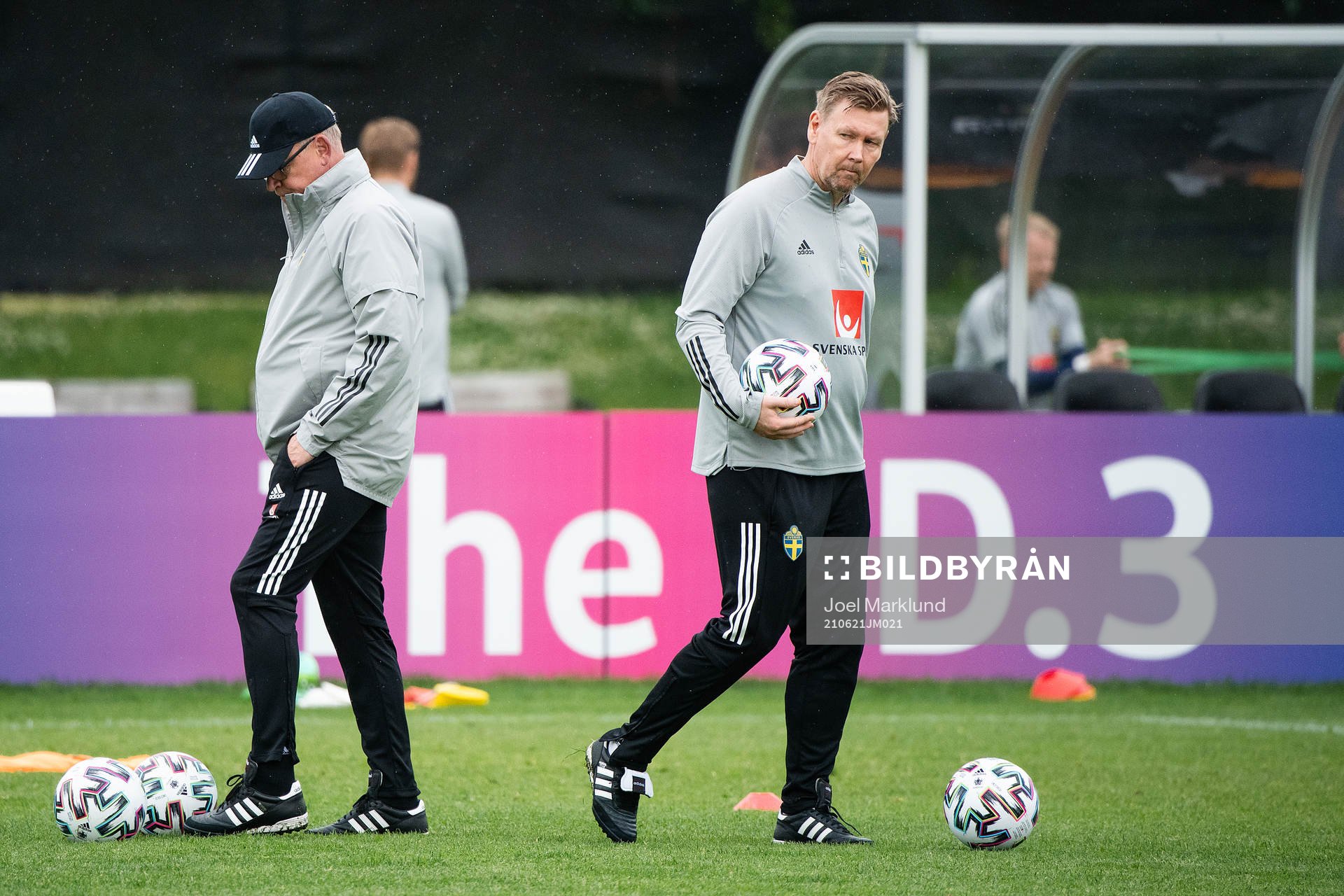 head coach Janne Andersson and assistant coach Peter