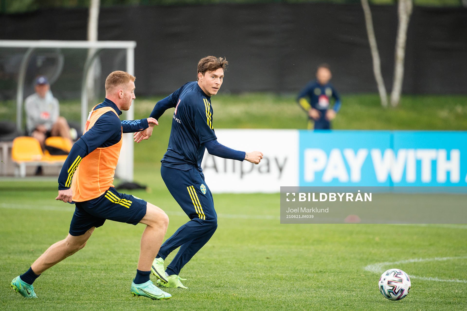 Dejan Kulusevski and Victor Nilsson Lindelöf of the