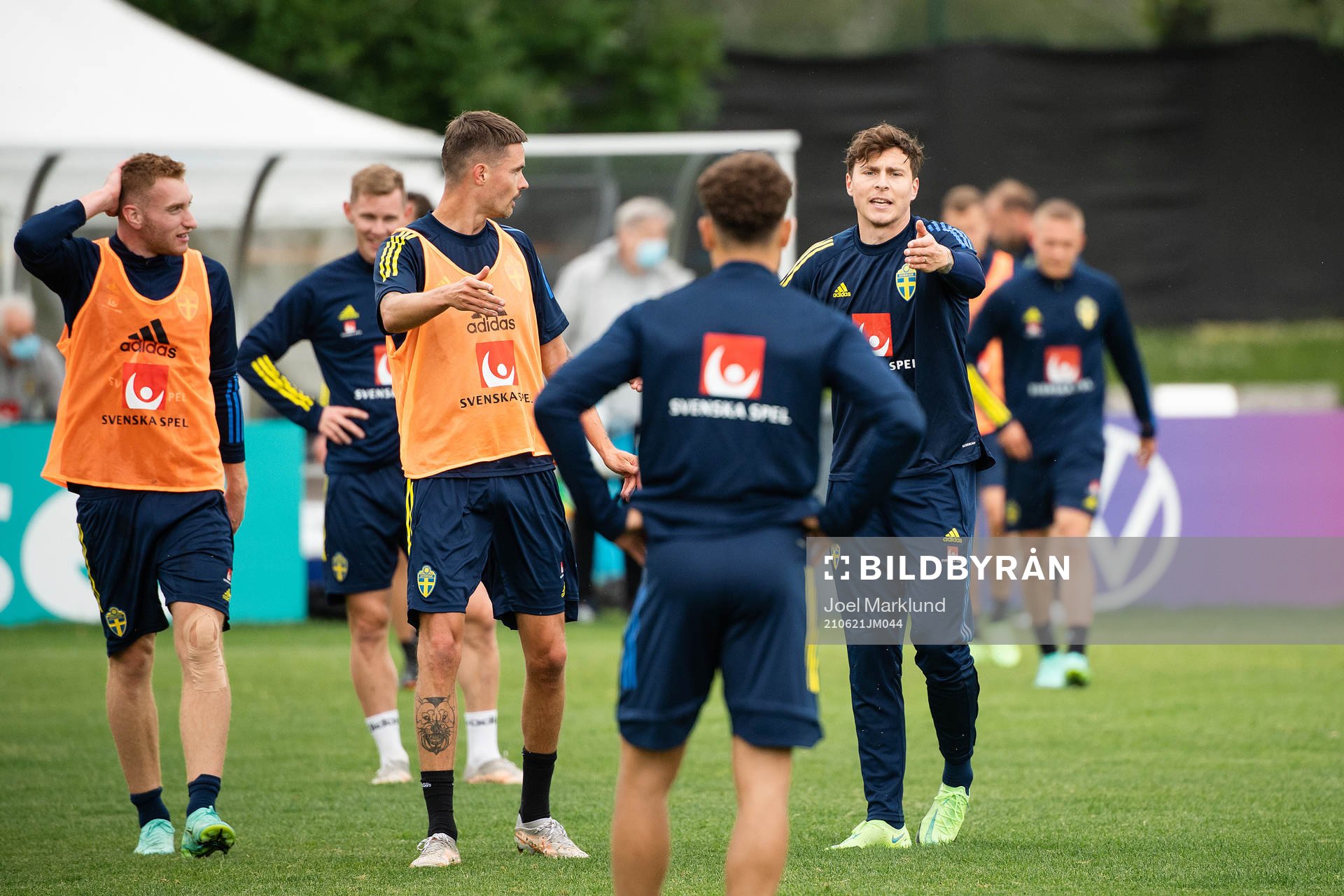 Mikael Lustig and Victor Nilsson Lindelöf of the Swedish