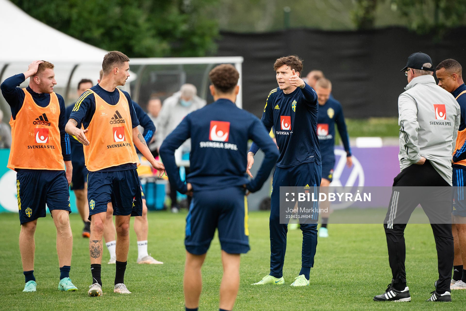 Mikael Lustig and Victor Nilsson Lindelöf of the Swedish