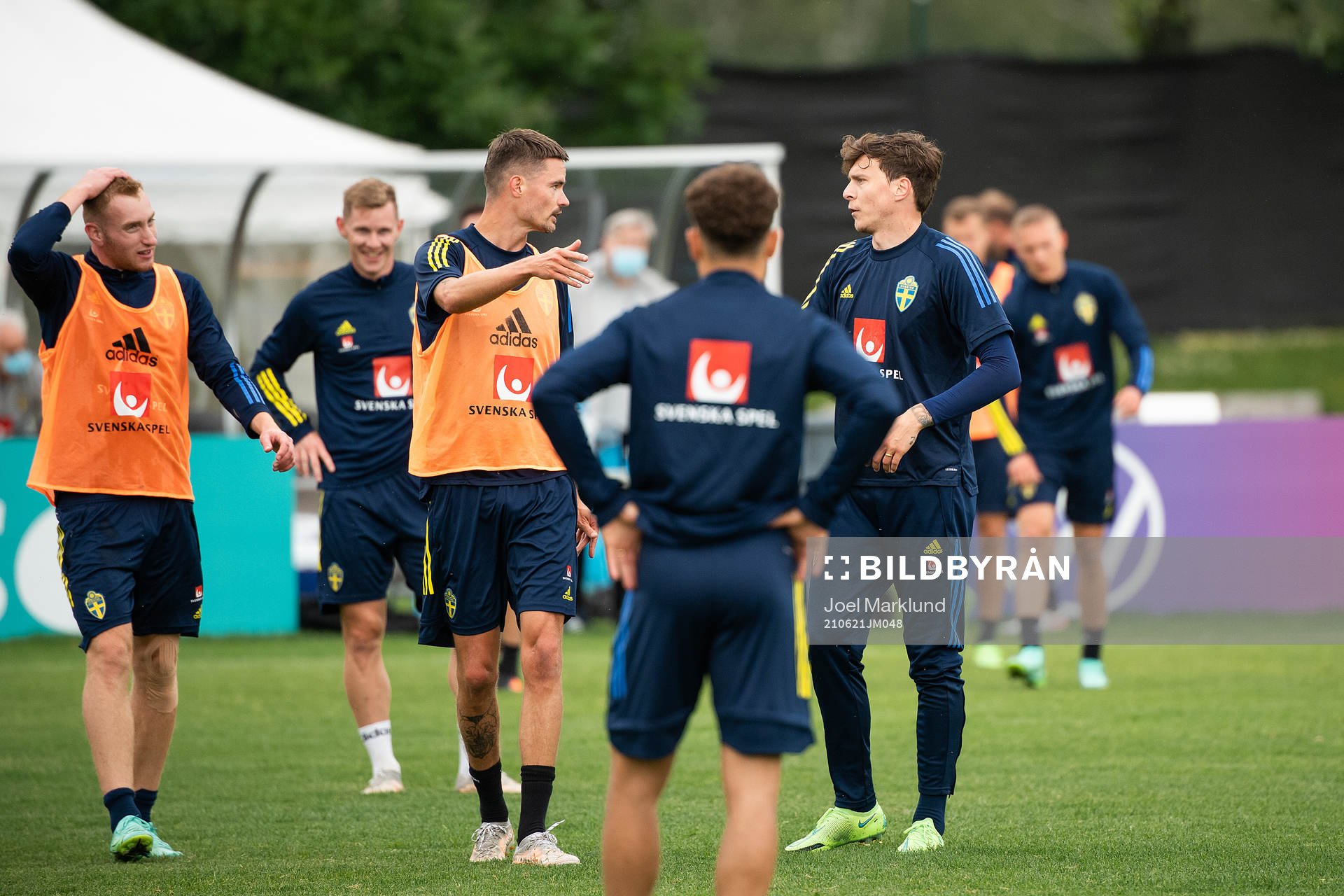 Mikael Lustig and Victor Nilsson Lindelöf of the Swedish