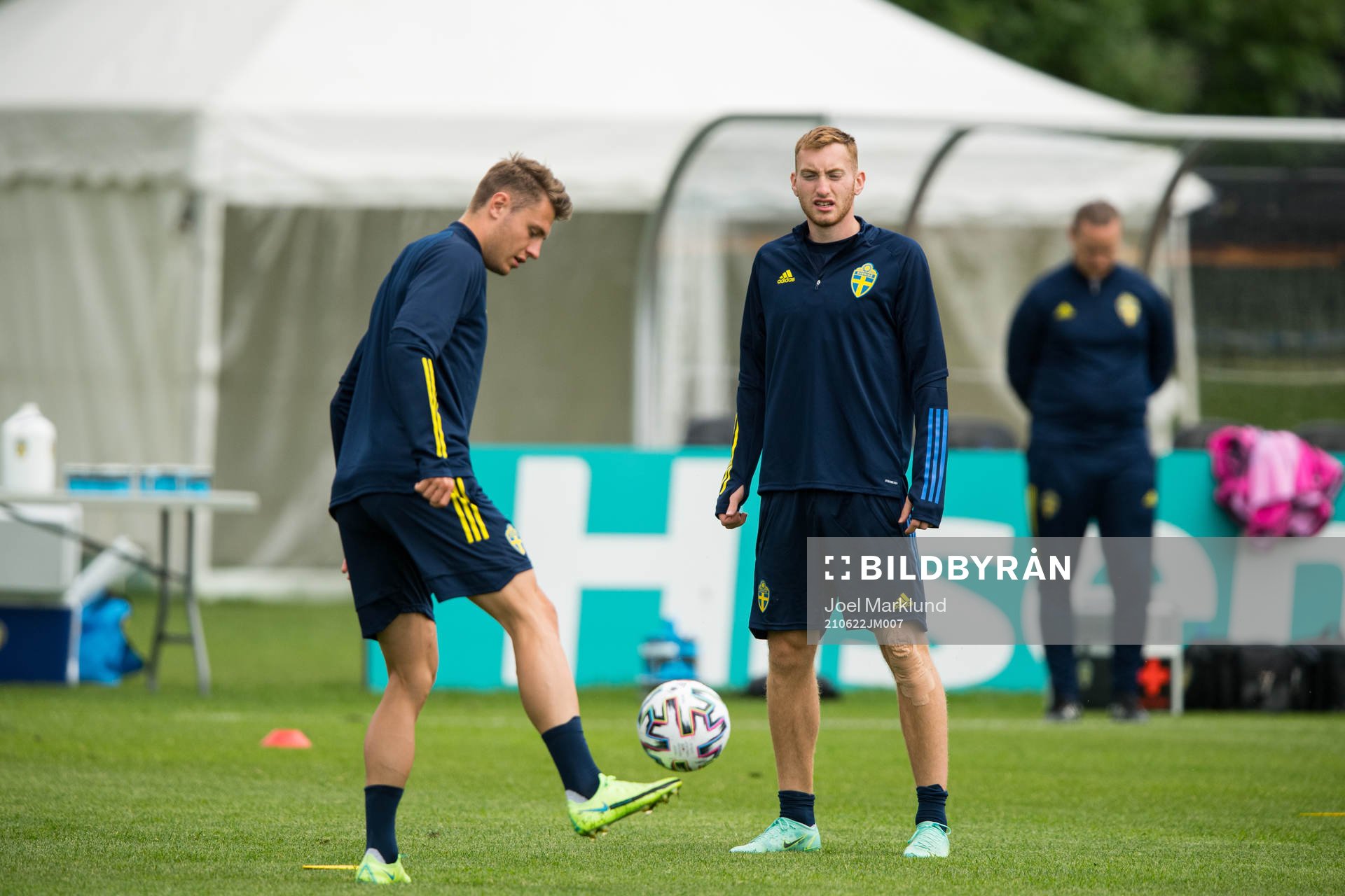 Mattias Svanberg and Dejan Kulusevski of the Swedish