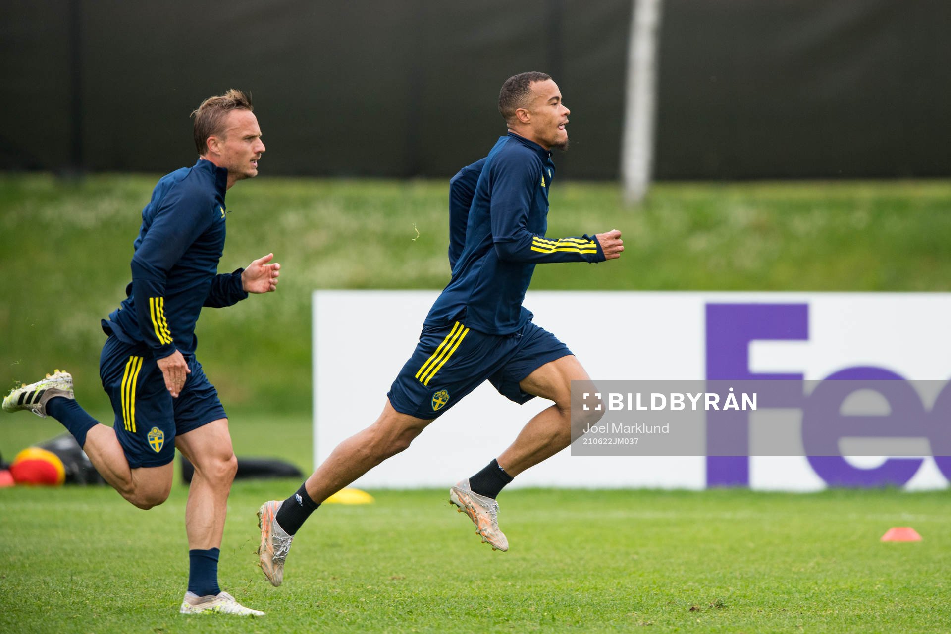 Pierre Bengtsson and Robin Quaison of the Swedish national