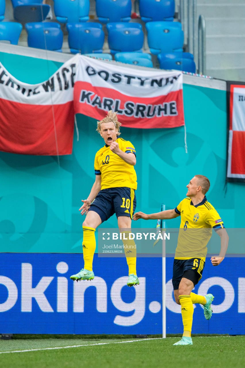 Emil Forsberg of Sweden celebrates