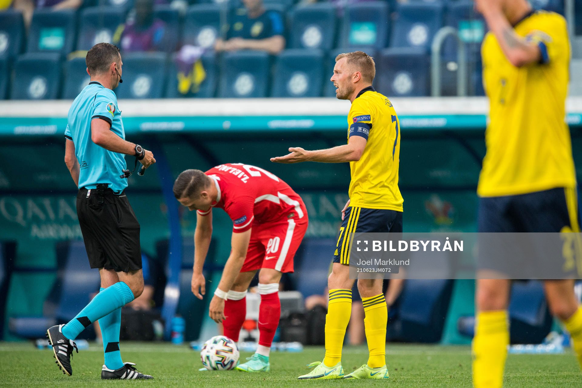 Sebastian Larsson of Sweden