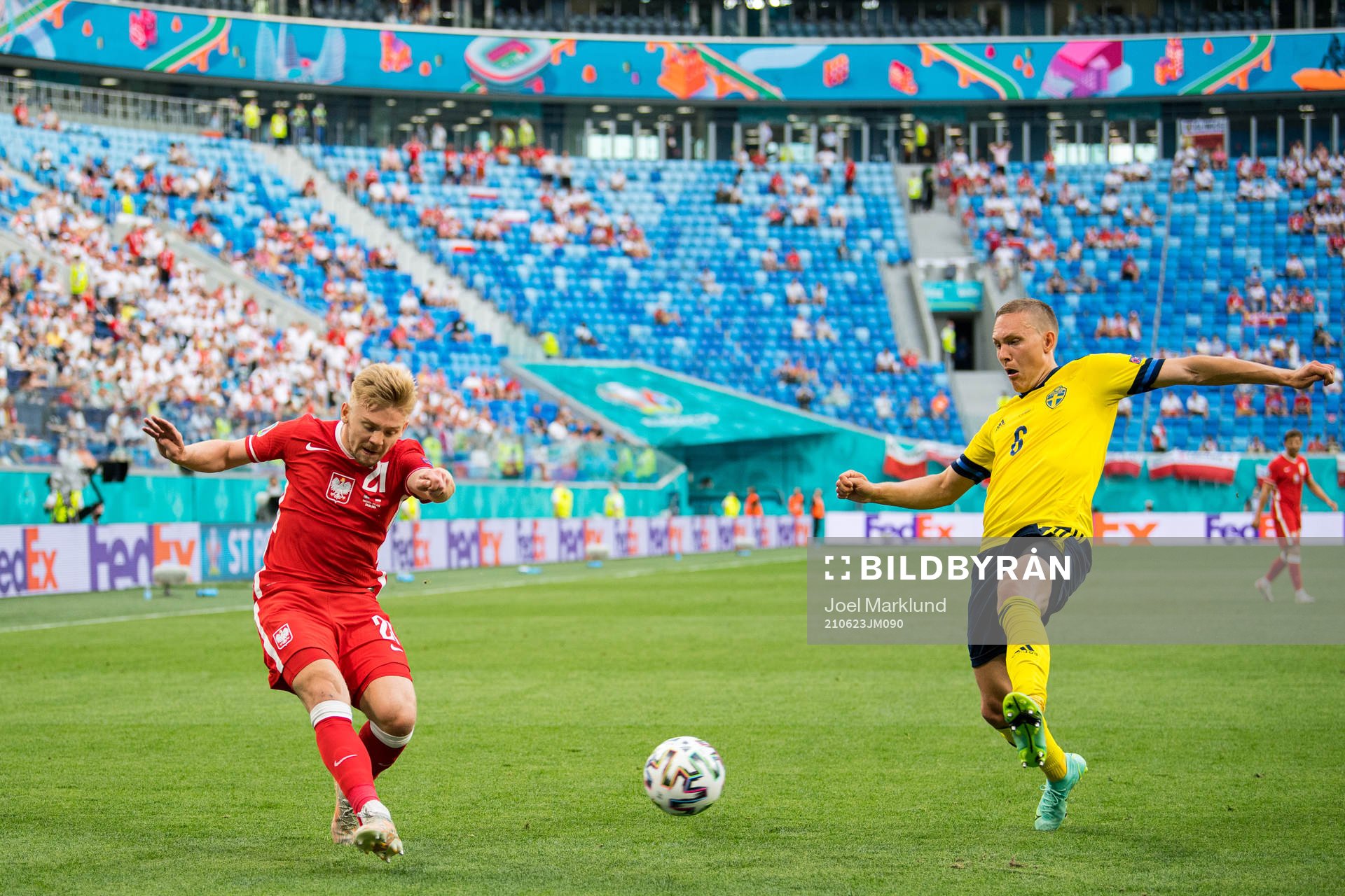 Kamil Jozwiak of Poland and Ludwig Augustinsson of Sweden