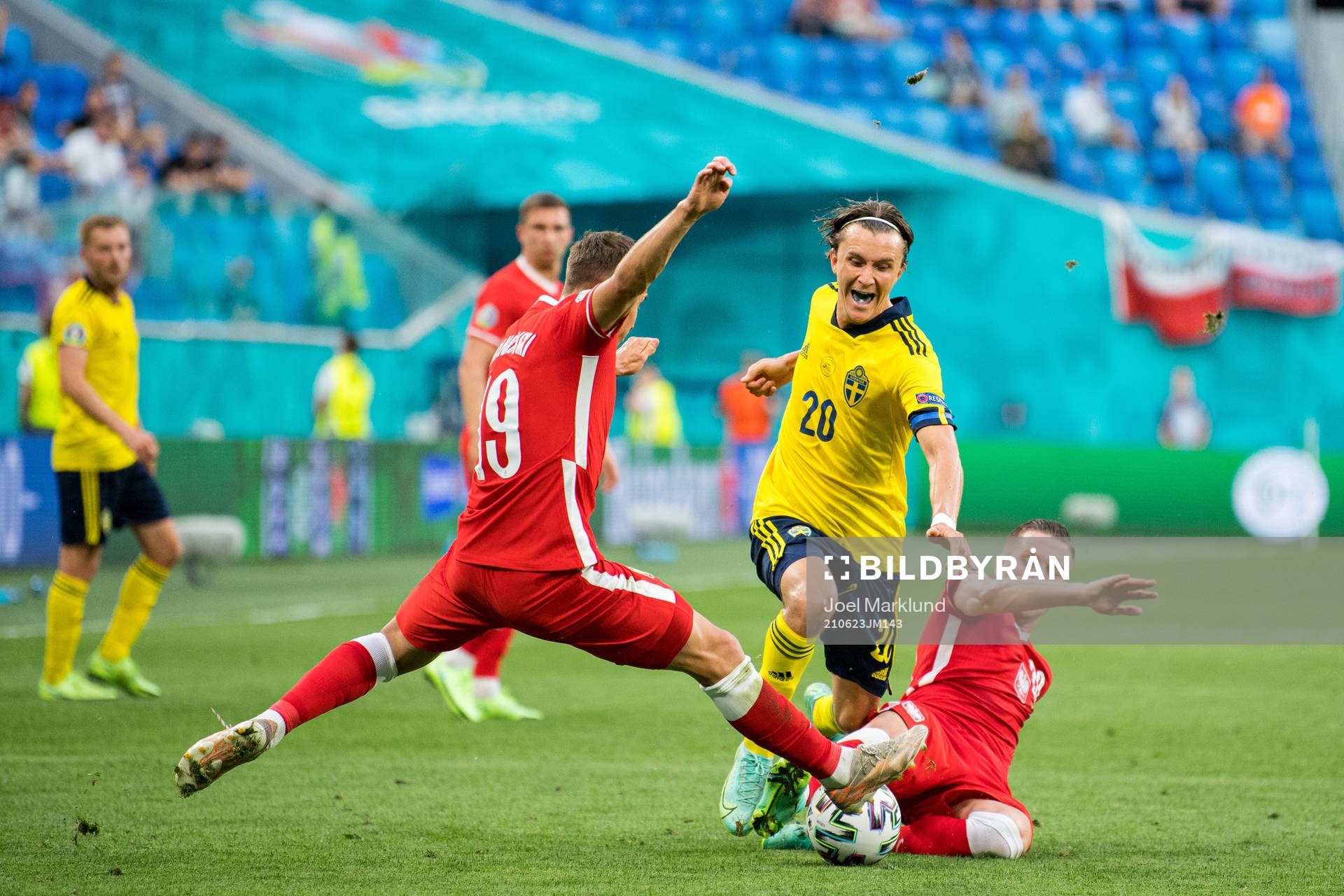 Kristoffer Olsson of Sweden against Przemyslaw Frankowski