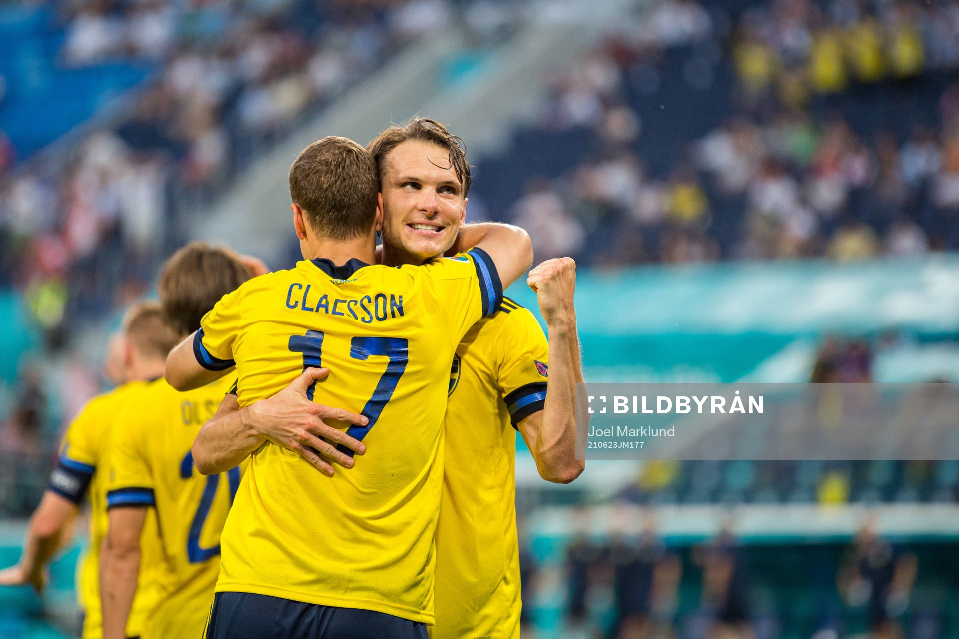 Viktor Claesson and Albin Ekdal celebrate
