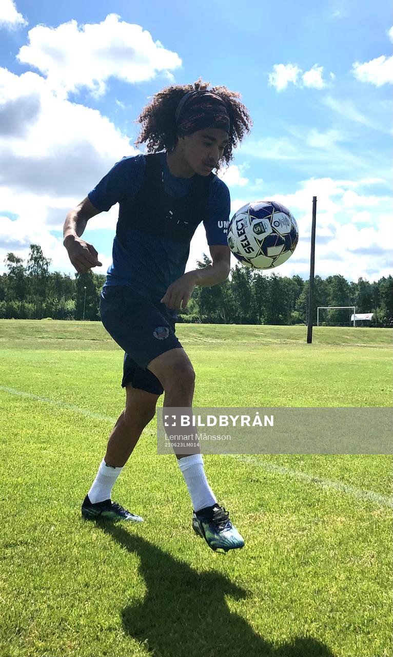 Adam Kaied, Helsingborgs IF, jonlerar  på träningsläger