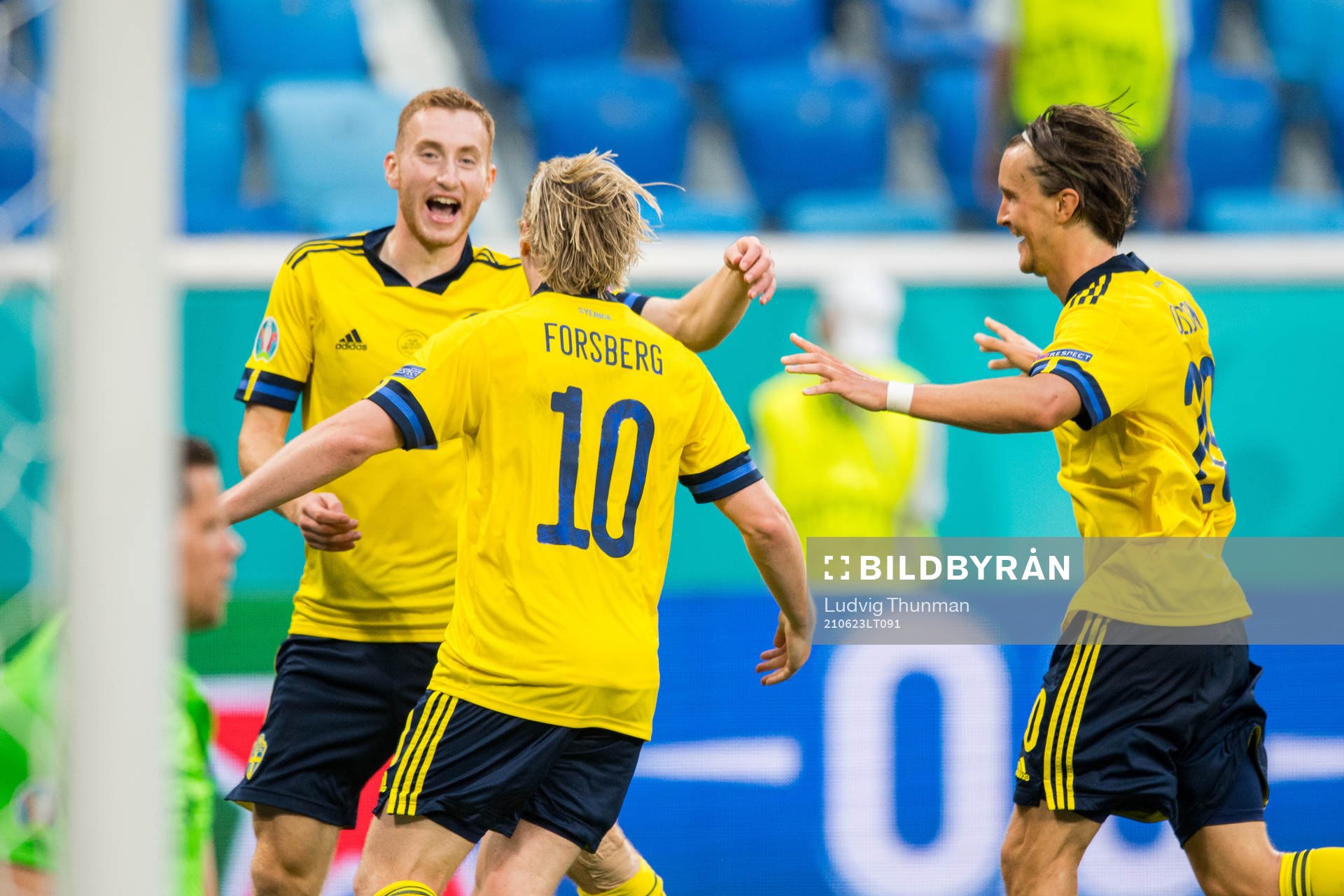 Emil Forsberg celebrate with Dejan Kulusevski and