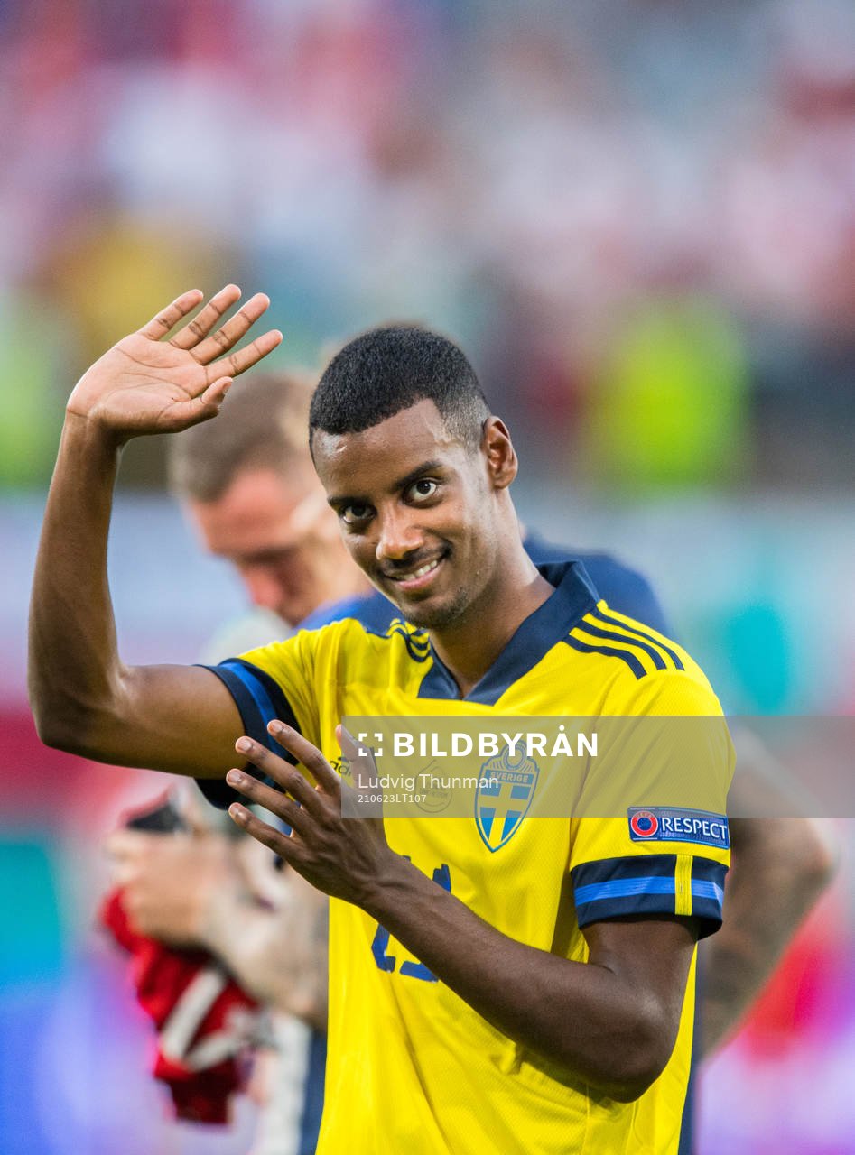 Alexander Isak of Sweden celebrates after the UEFA Euro 2020 Football Championship match between Sweden and Poland on June 23, 2021 in Saint Petersburg. 