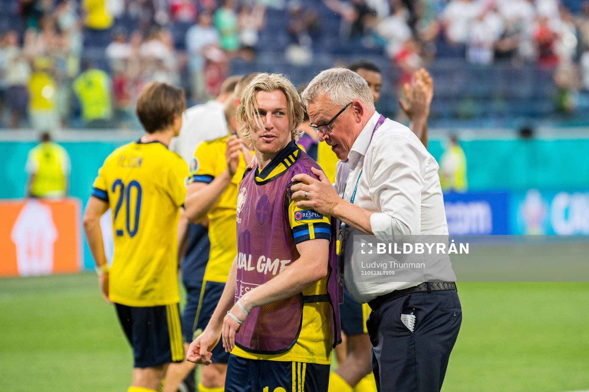 Emil Forsberg and head coach Janne Andersson of Sweden