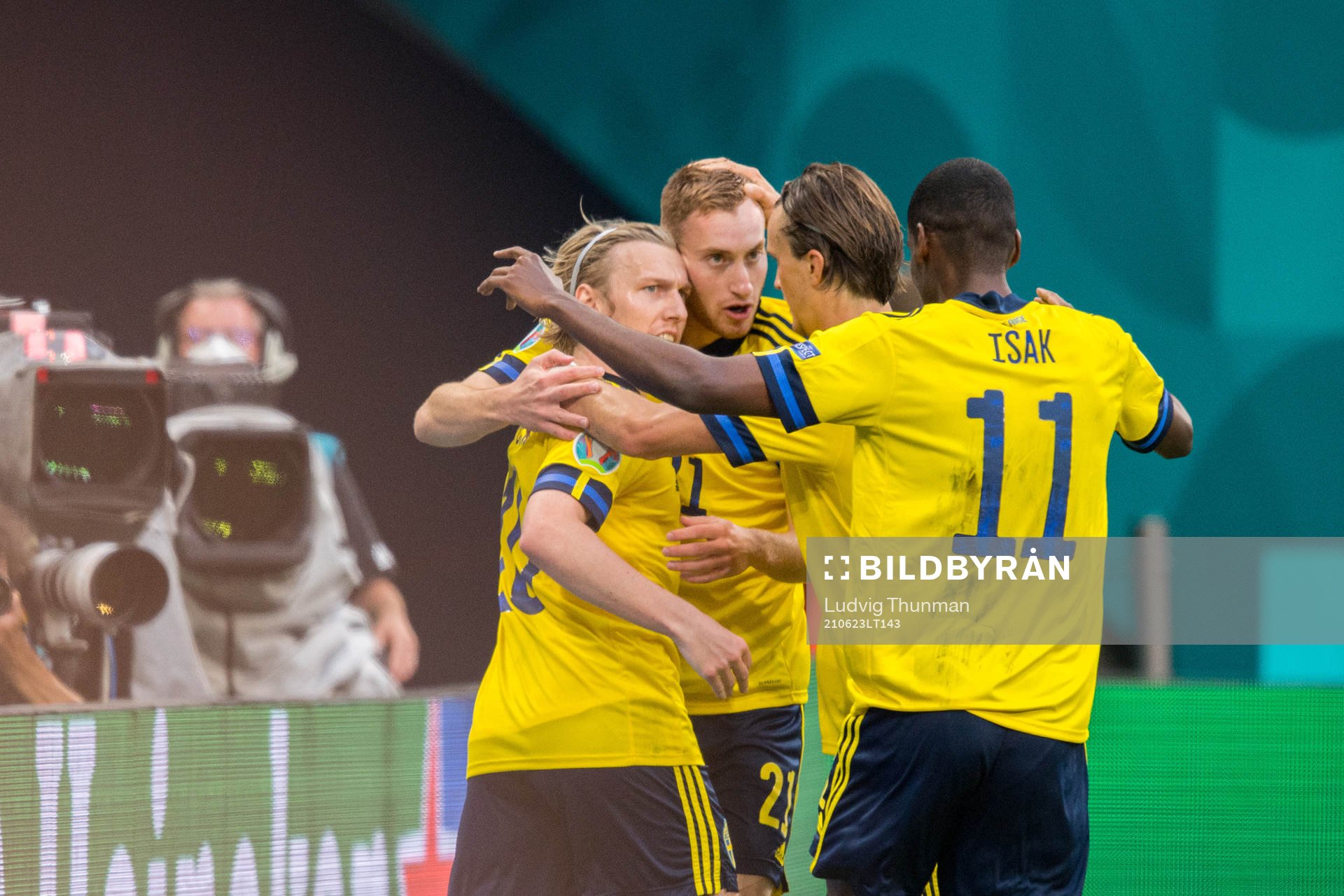 Emil Forsberg celebrate with Dejan Kulusevski, Kristoffer