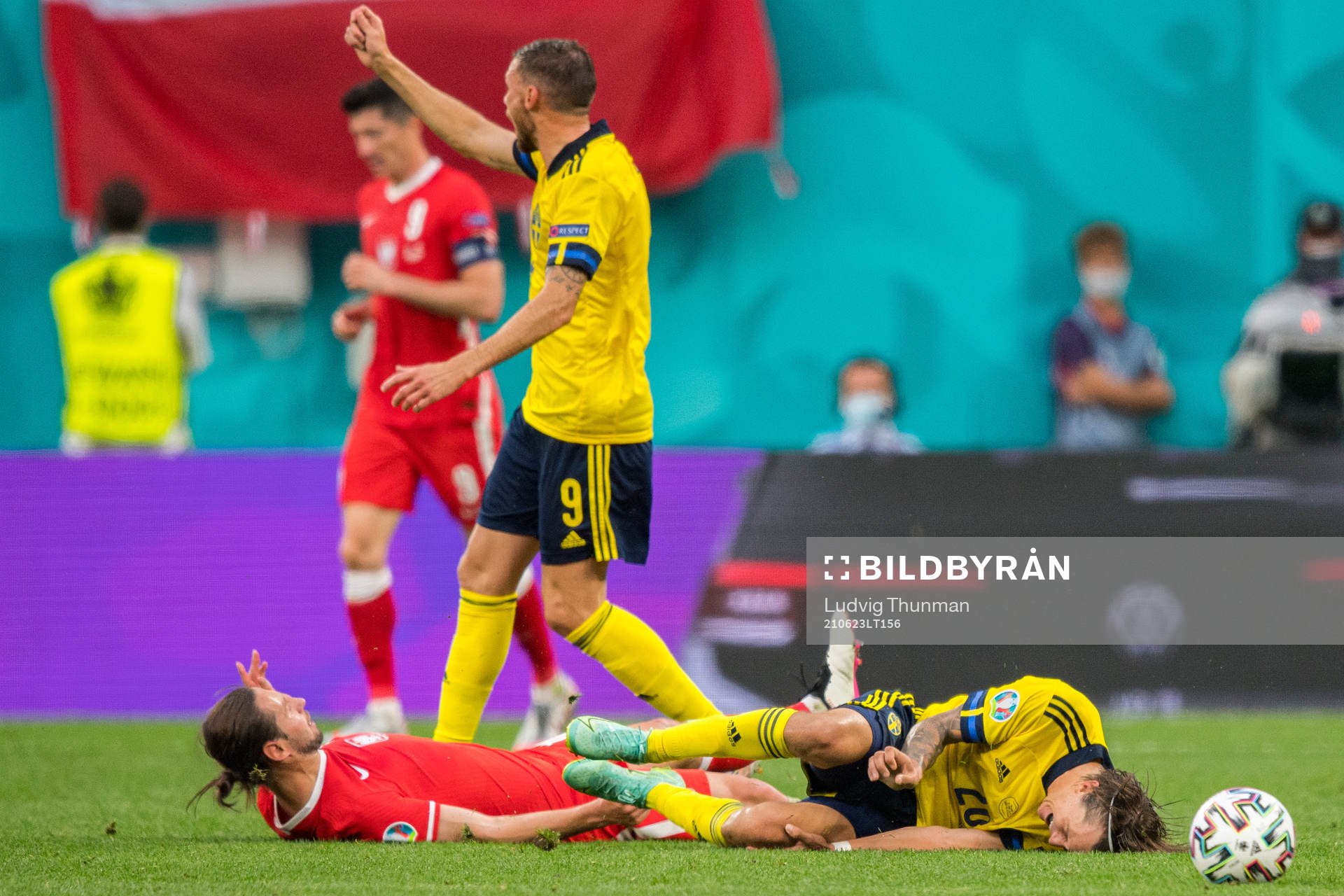 Grzegorz Krychowiak of Poland and Kristoffer Olsson of Sweden during the UEFA Euro 2020 Football Championship match between Sweden and Poland on June 23, 2021 in Saint Petersburg. 