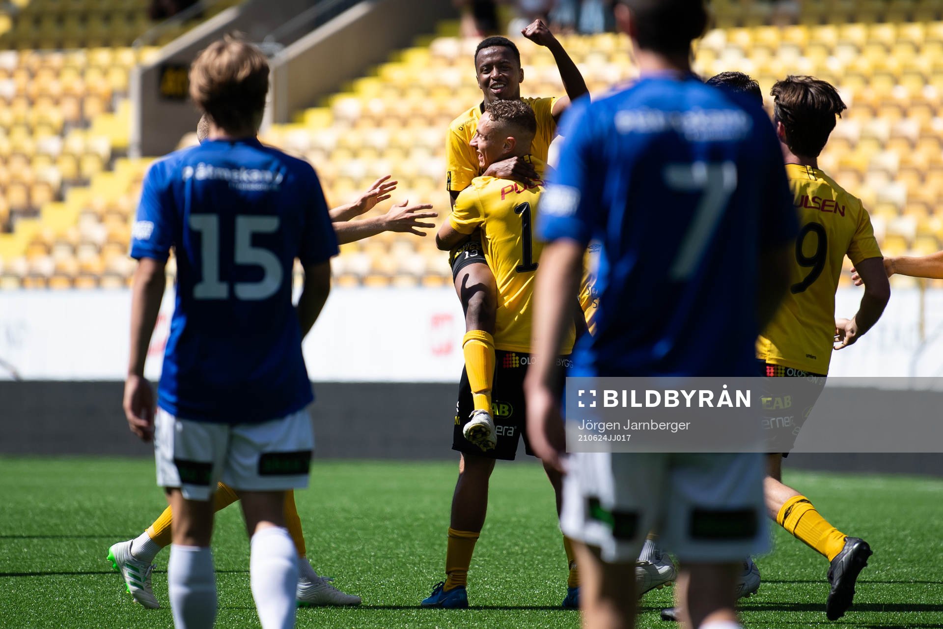 Elfsborgs Theo Lind kramas om av Awil Hassan