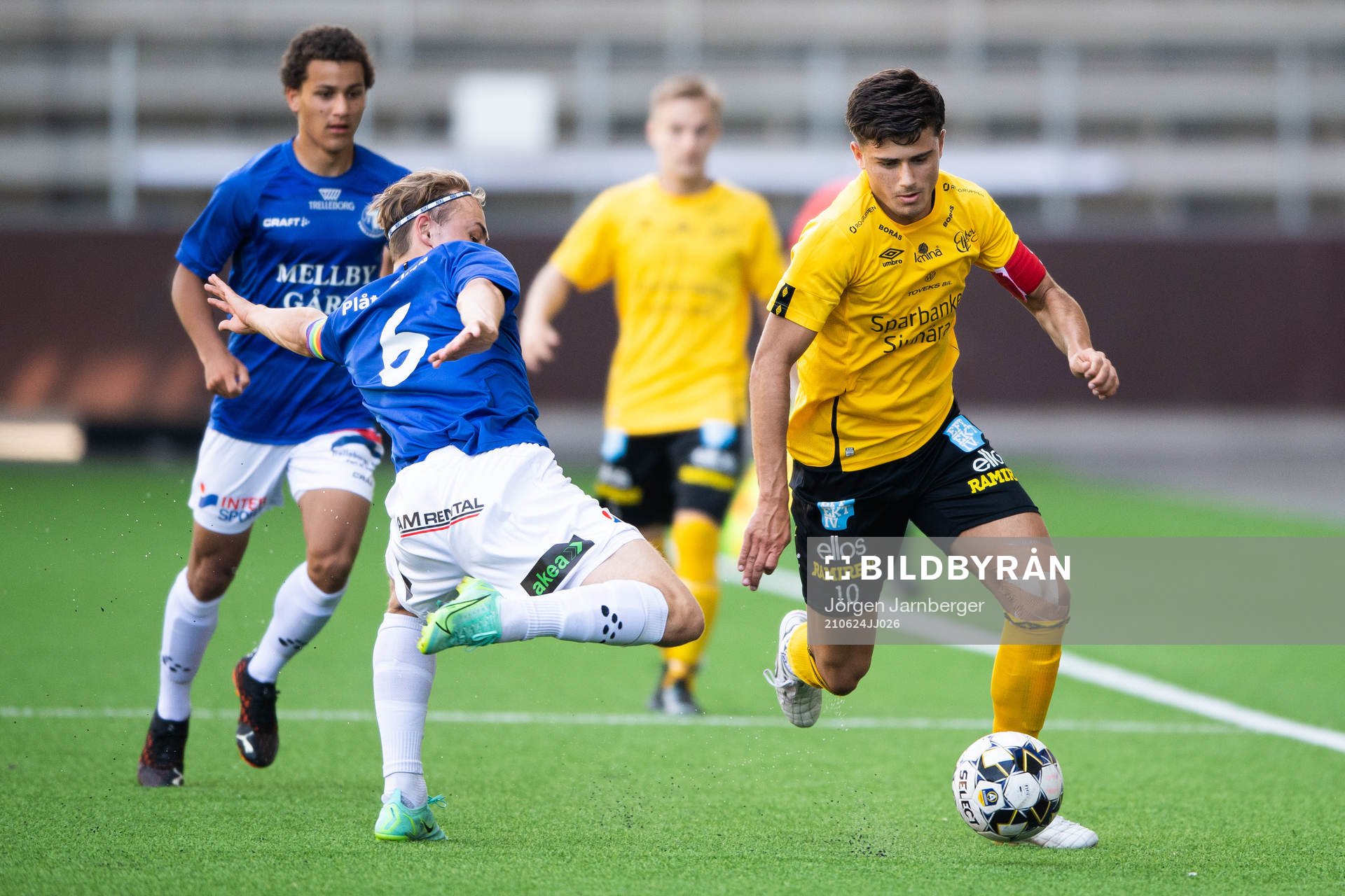 Elfsborgs Besfort Zeneli tar sig förbi Trelleborgs Theo