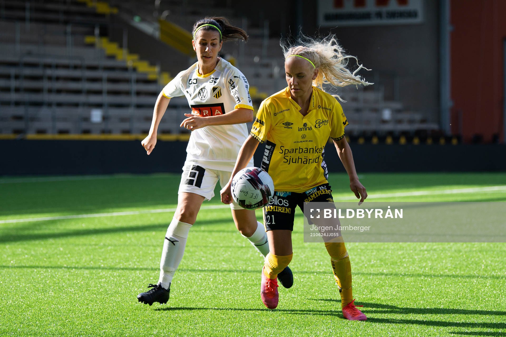 Elfsborgs Tea Skoglund och Häckens Caroline Ohlsson