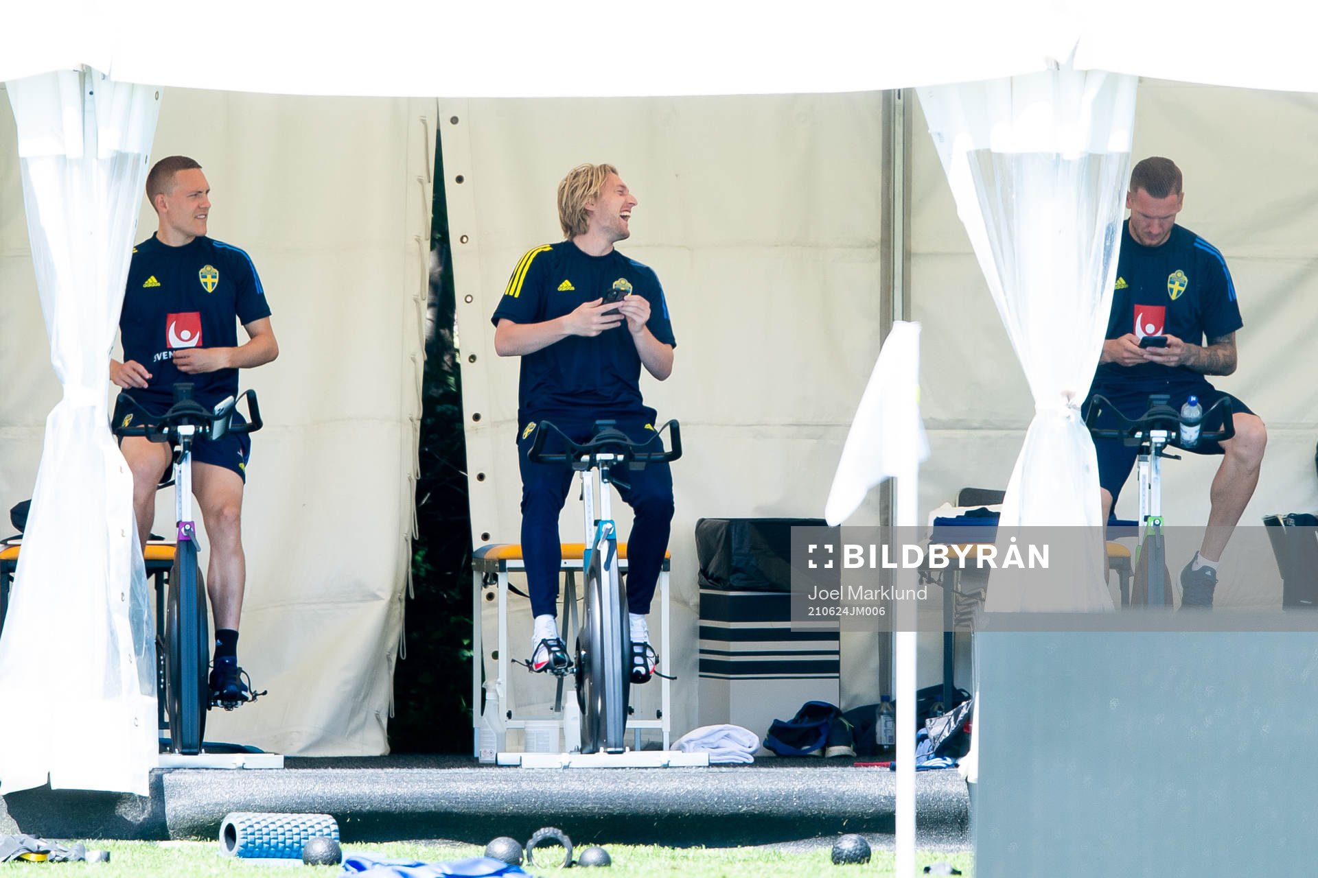 Ludwig Augustinsson, Emil Forsberg och goalkeeper Robin