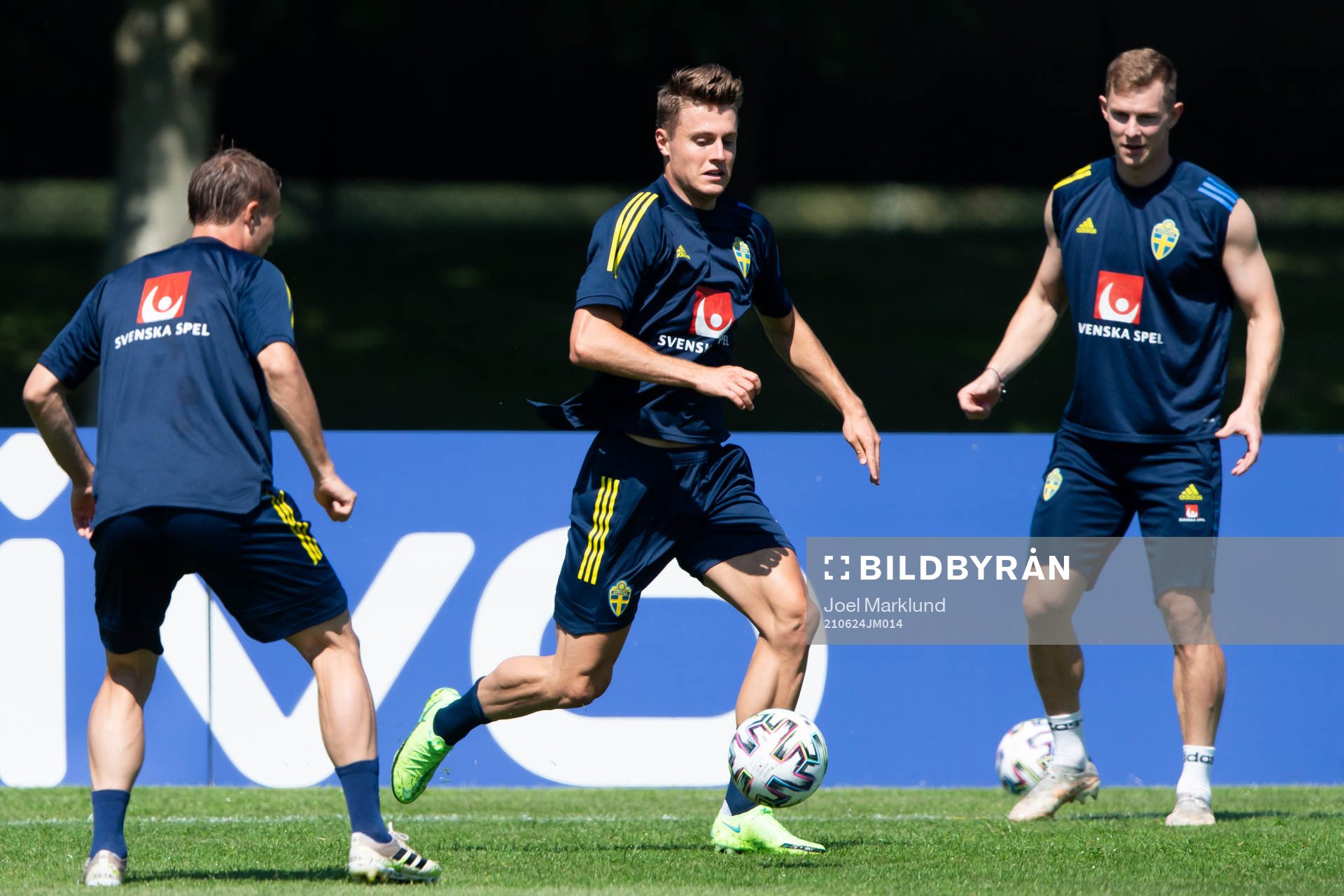 Mattias Svenberg and Emil Krafth of the Swedish national