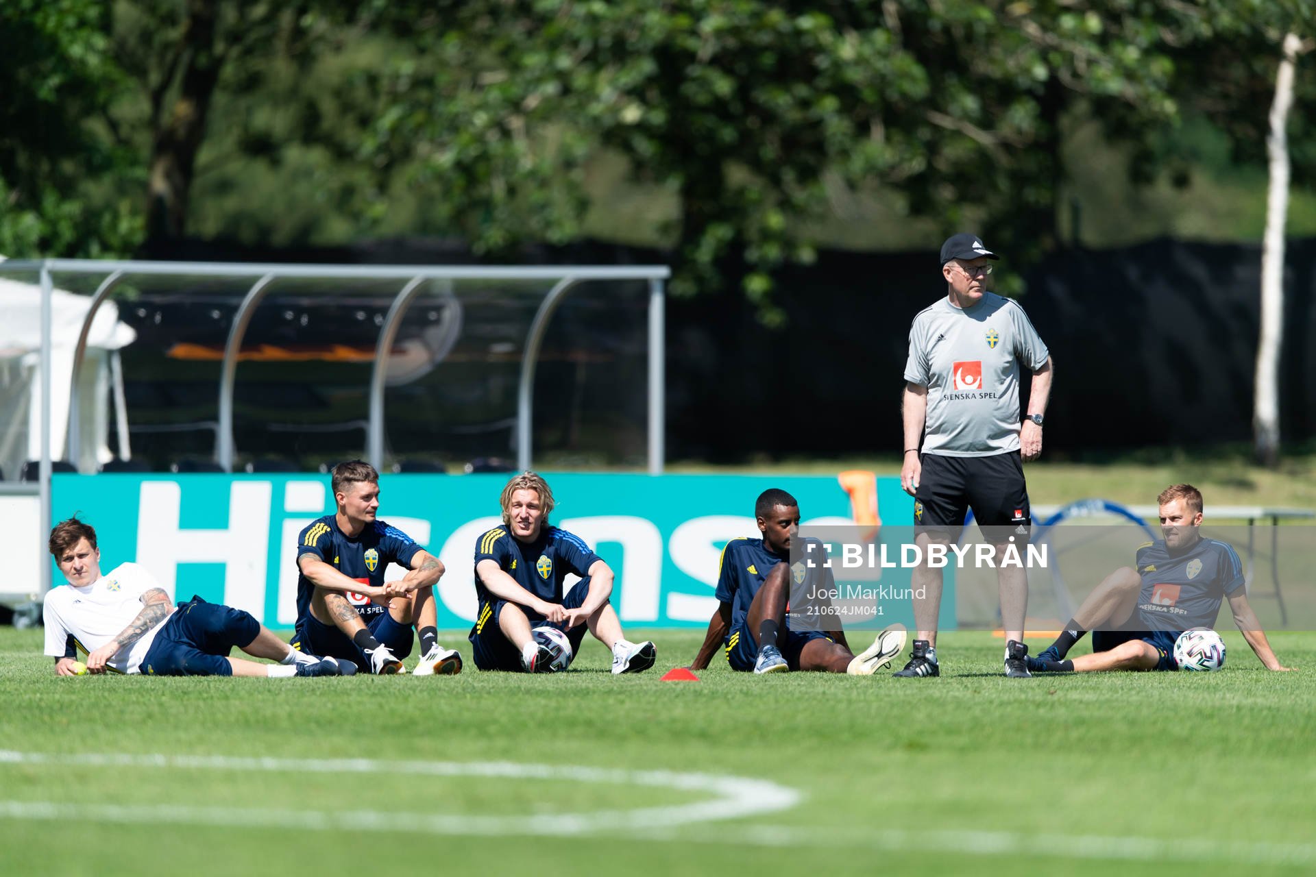 Victor Nilsson Lindelöf, Mikael Lustig, Emil Forsberg,