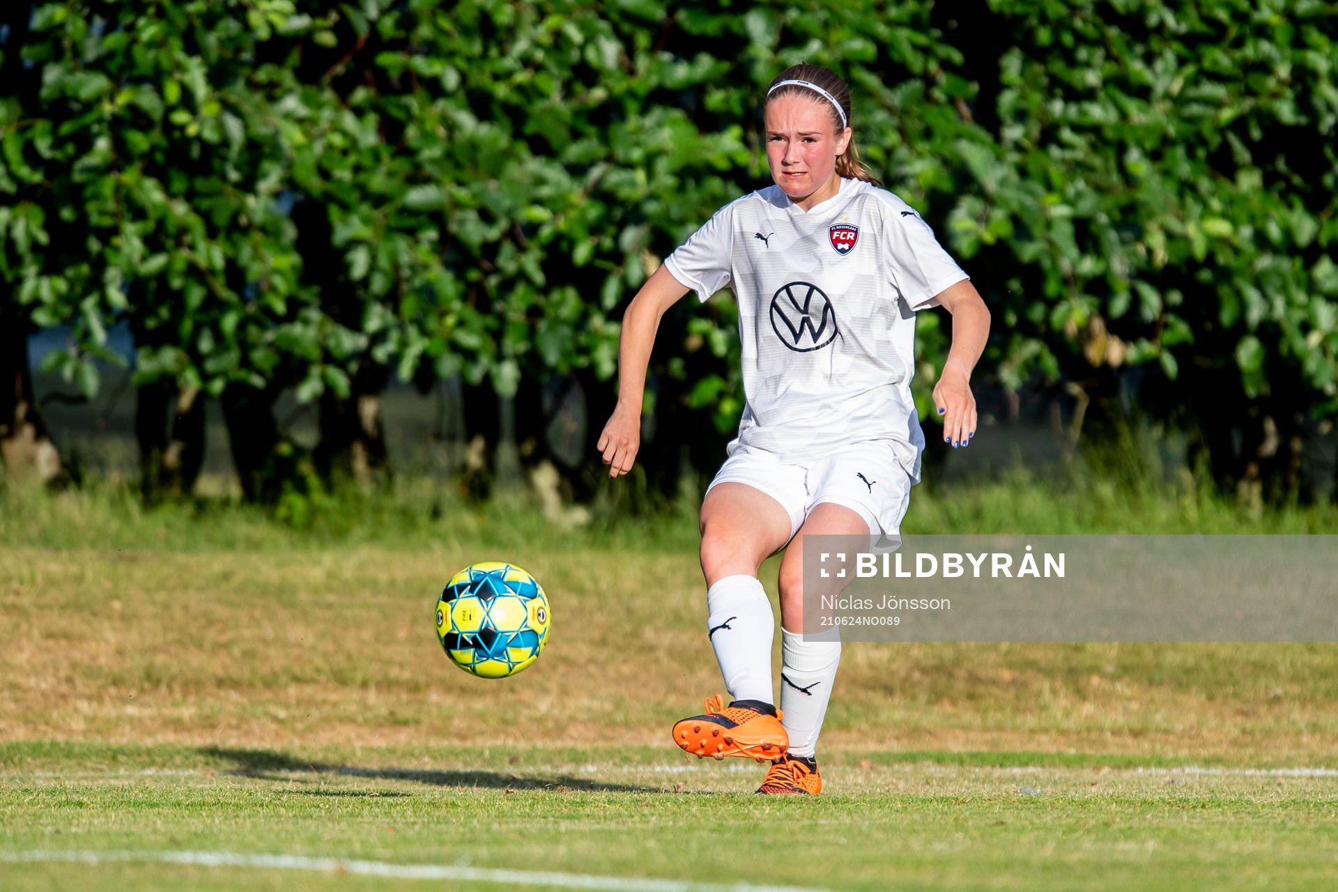 Rosengårdes Mathilde Vangsgaard under fotbollsmatchen i Division 1 södra mellan Halmstad och FC Rosengård den 24 juni 2021 i Halmstad.