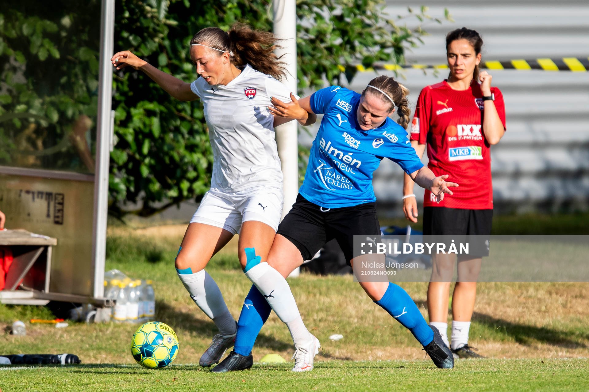 Rosengårdes Athinna Persson Lundgren  och Halmstads Vilma