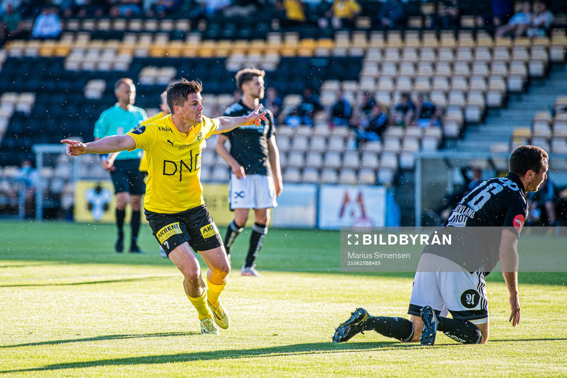 Pål Andre Helland of Lillestrøm celebrates