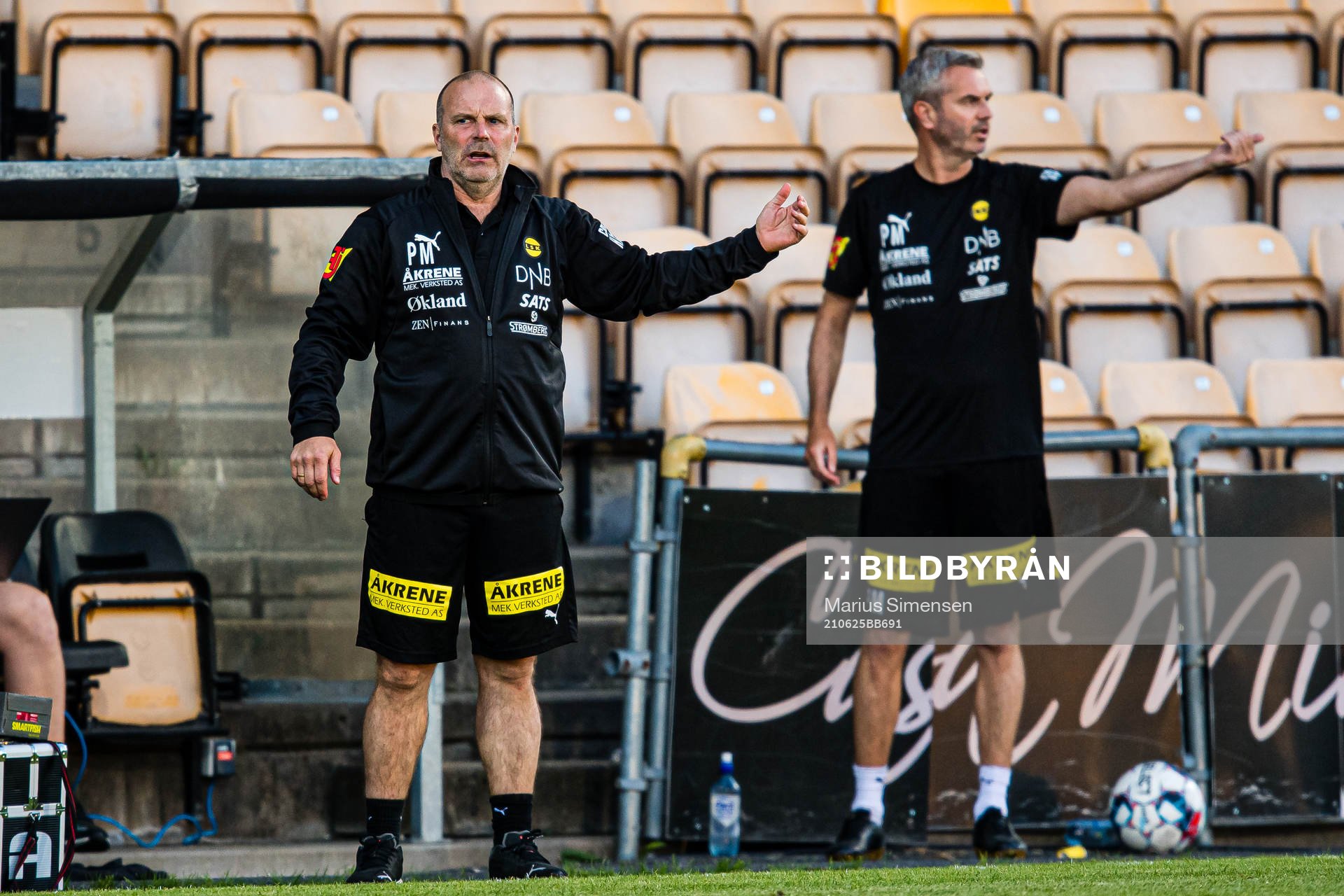 Geir Bakke, head coach of Lillestrøm, and Petter Myhre,