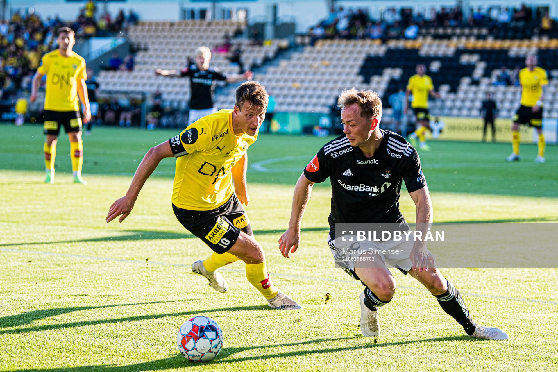 Thomas Lehne Olsen of Lillestrøm and Carl Adam Andersson