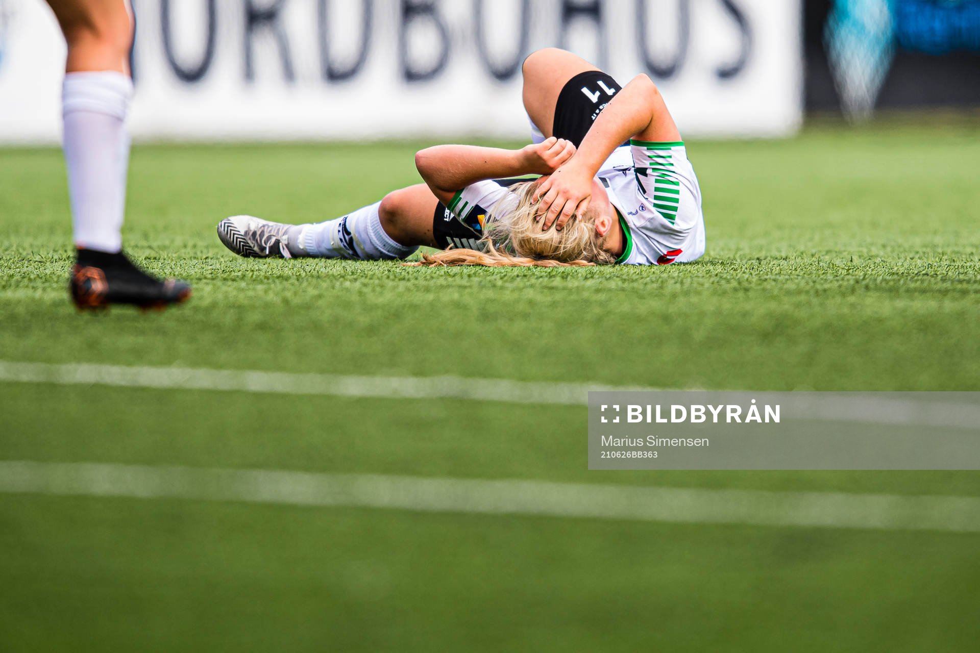 Synne Kristine Hamborg of Hønefoss in pain